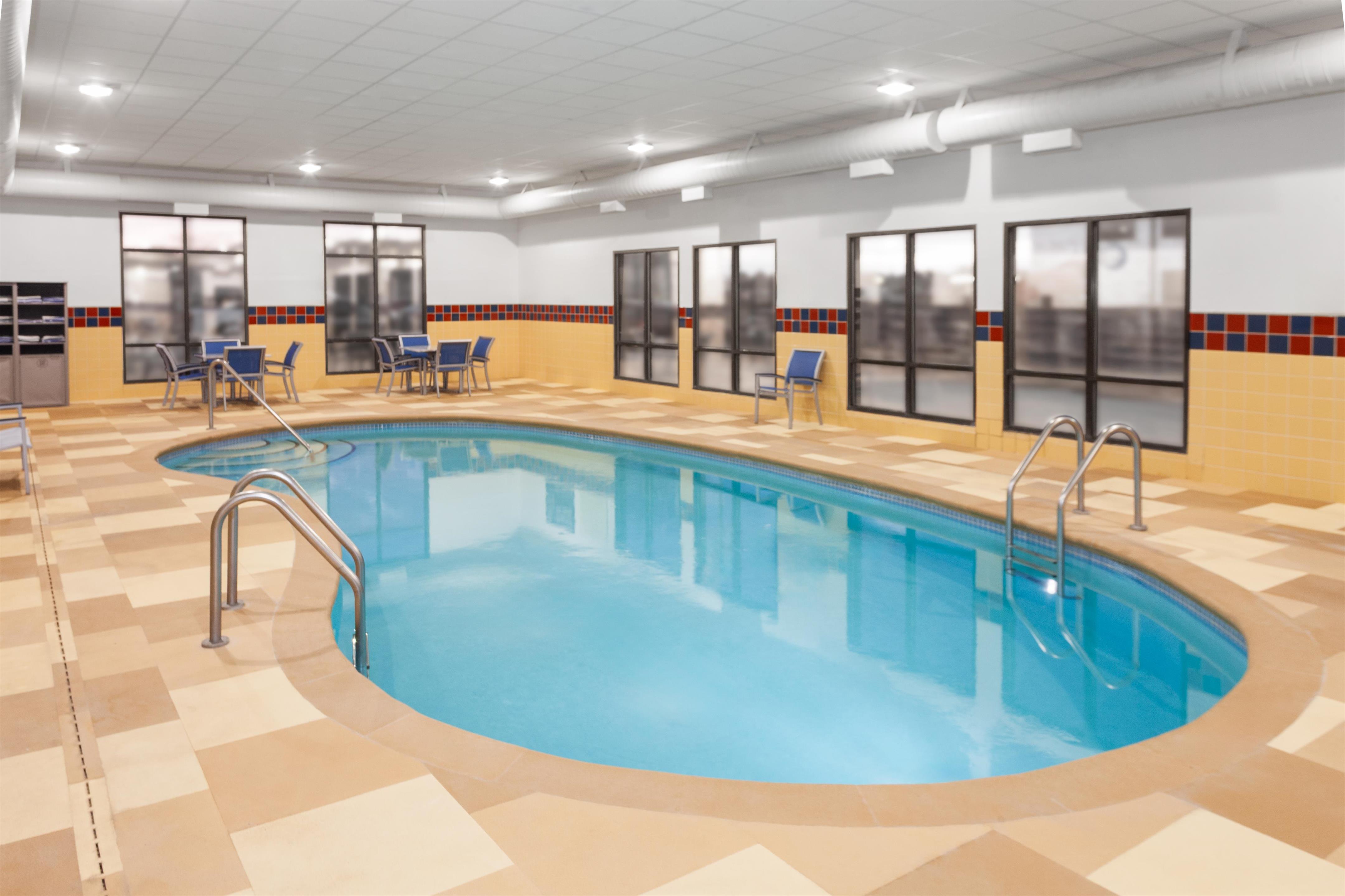 Pool | Hampton Inn & Suites Alexandria