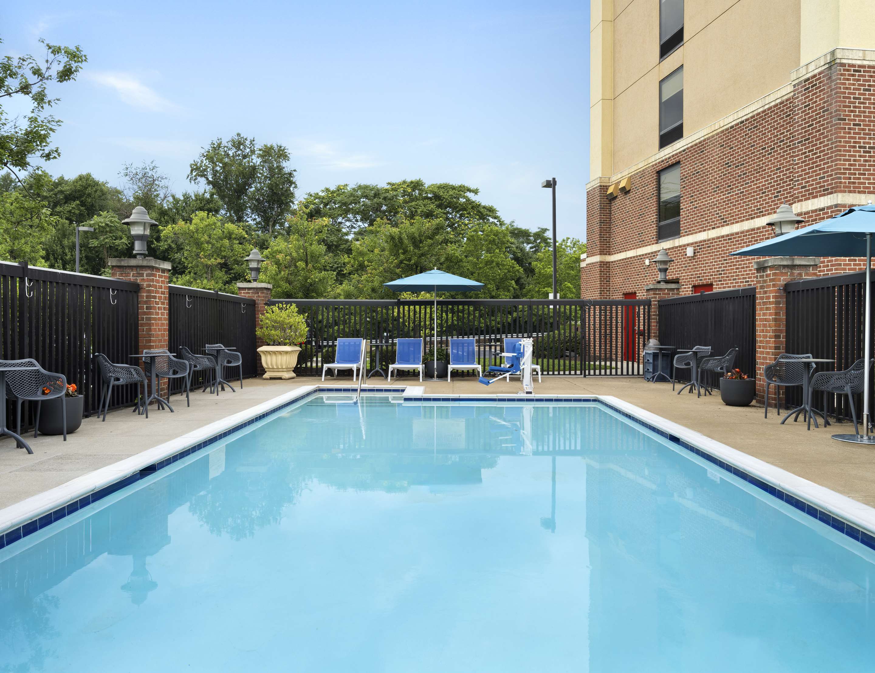 Pool | Hampton Inn & Suites Arundel Mills/Baltimore