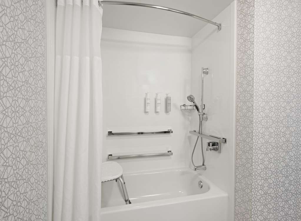 Hampton Inn & Suites by Hilton Arundel Mills/Baltimore Room Type - 1KG MOB HEA ACC TUB STE NS