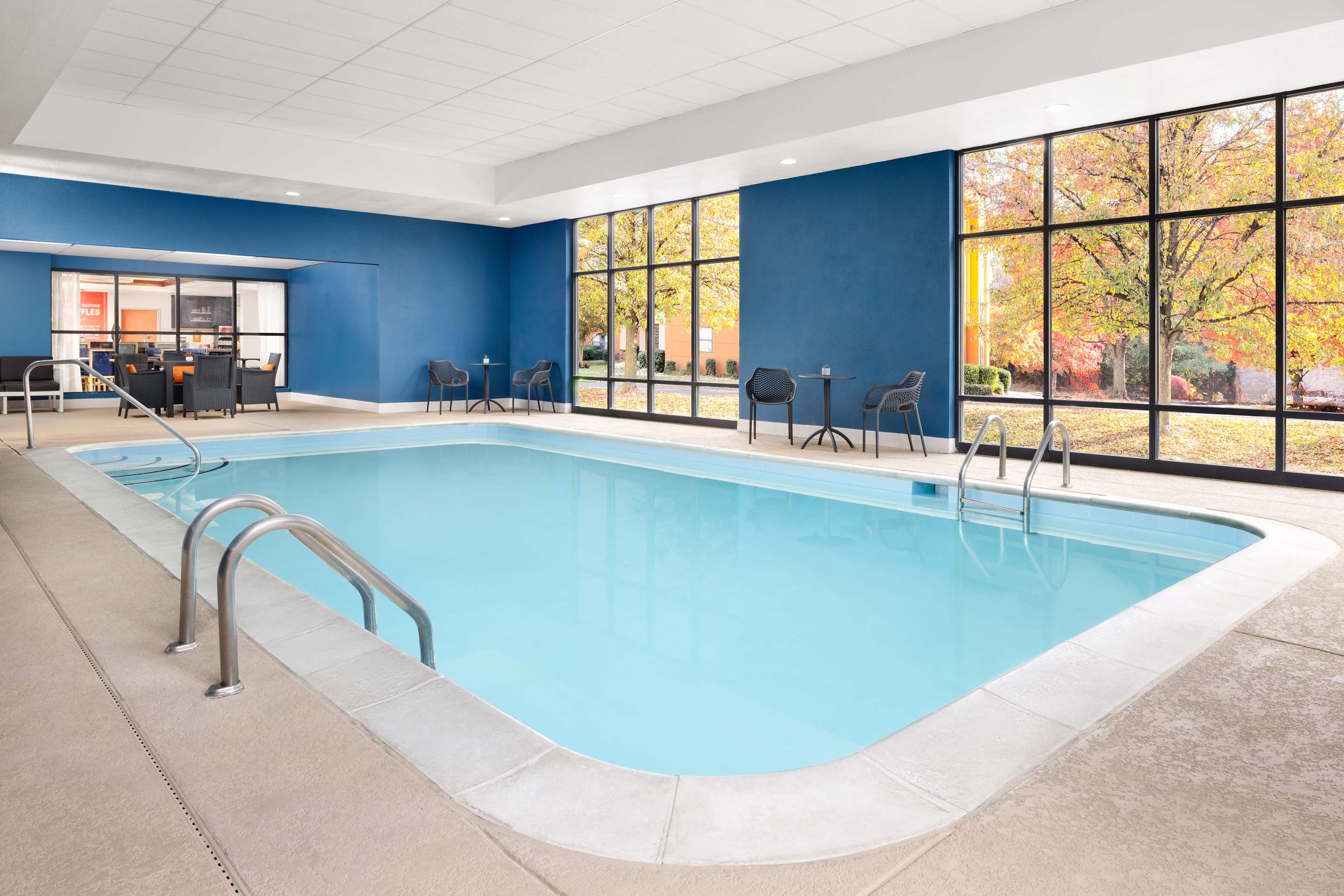 Pool | Hampton Inn Columbia