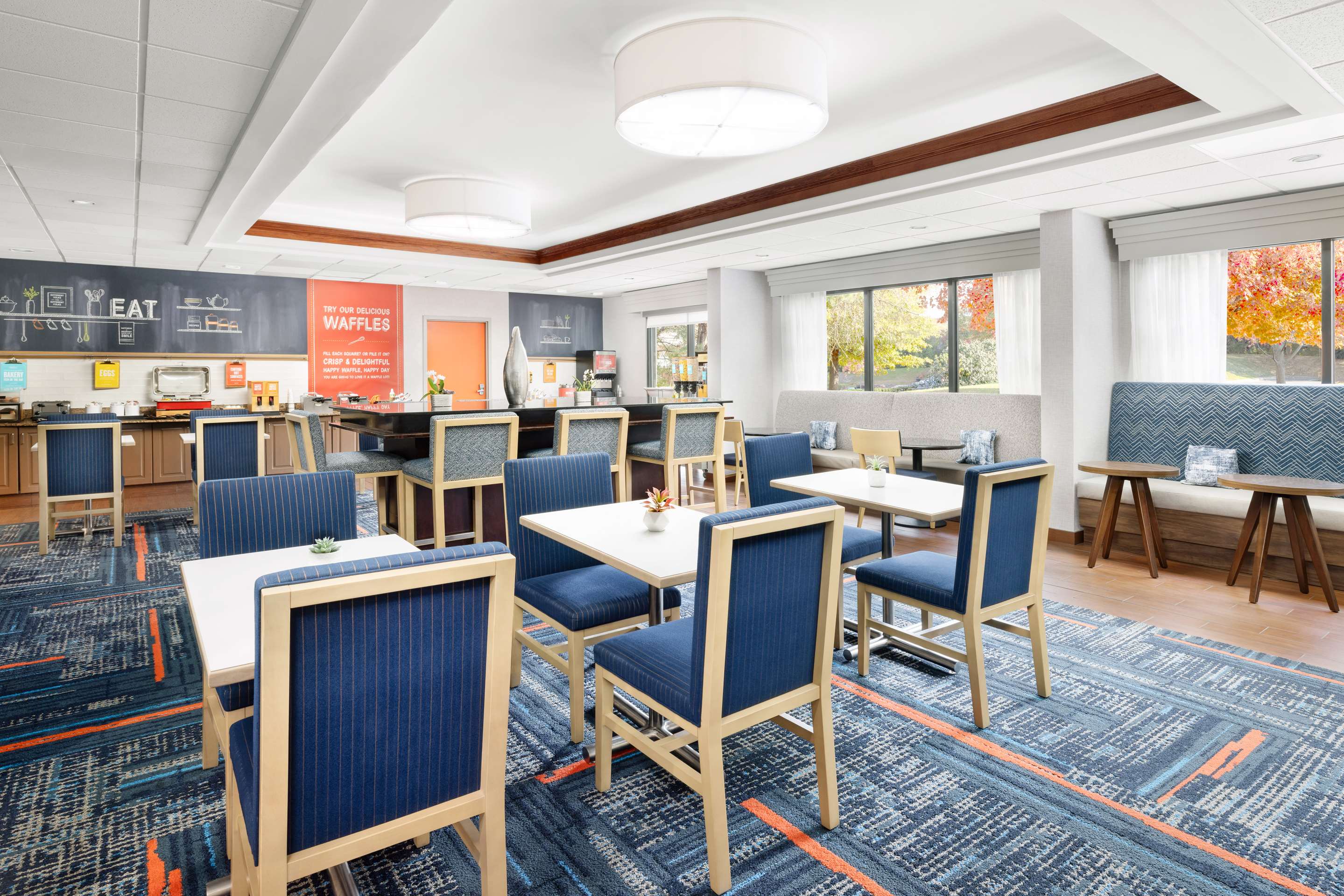 Breakfast Area | Hampton Inn Columbia