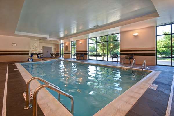 Pool - Hampton Inn & Suites South Columbia