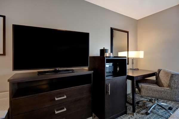  - Hampton Inn & Suites South Columbia