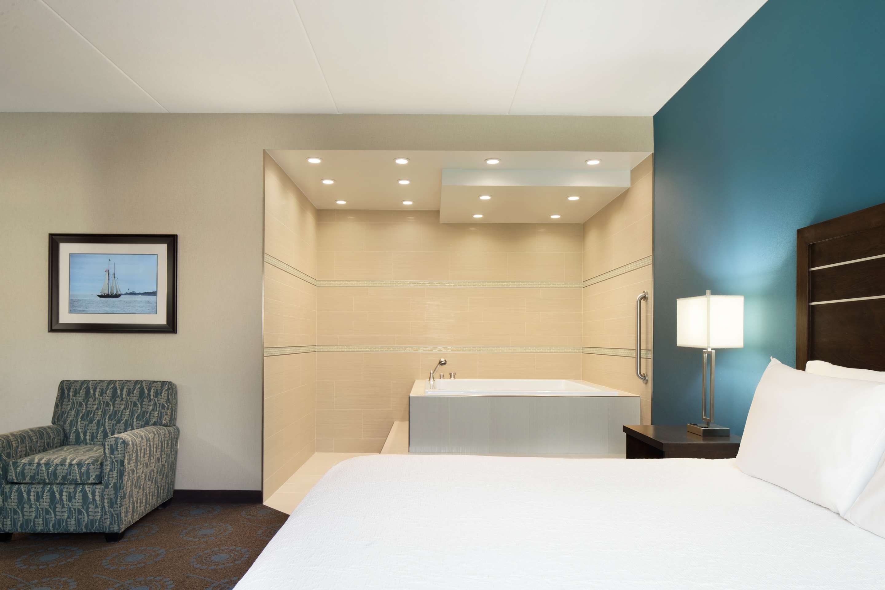 Guest room bath