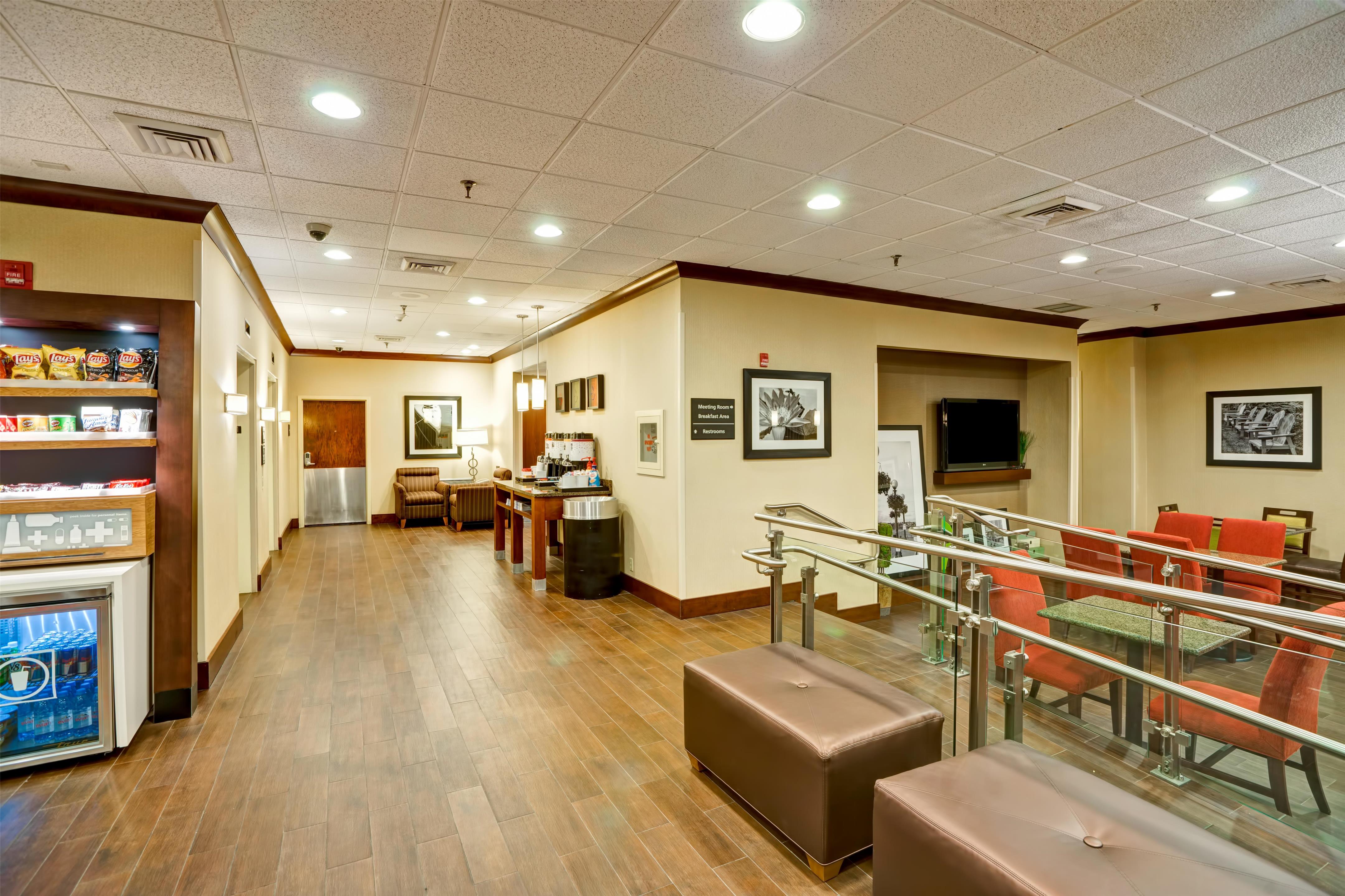 Breakfast Area | Hampton Inn Baltimore/Glen Burnie