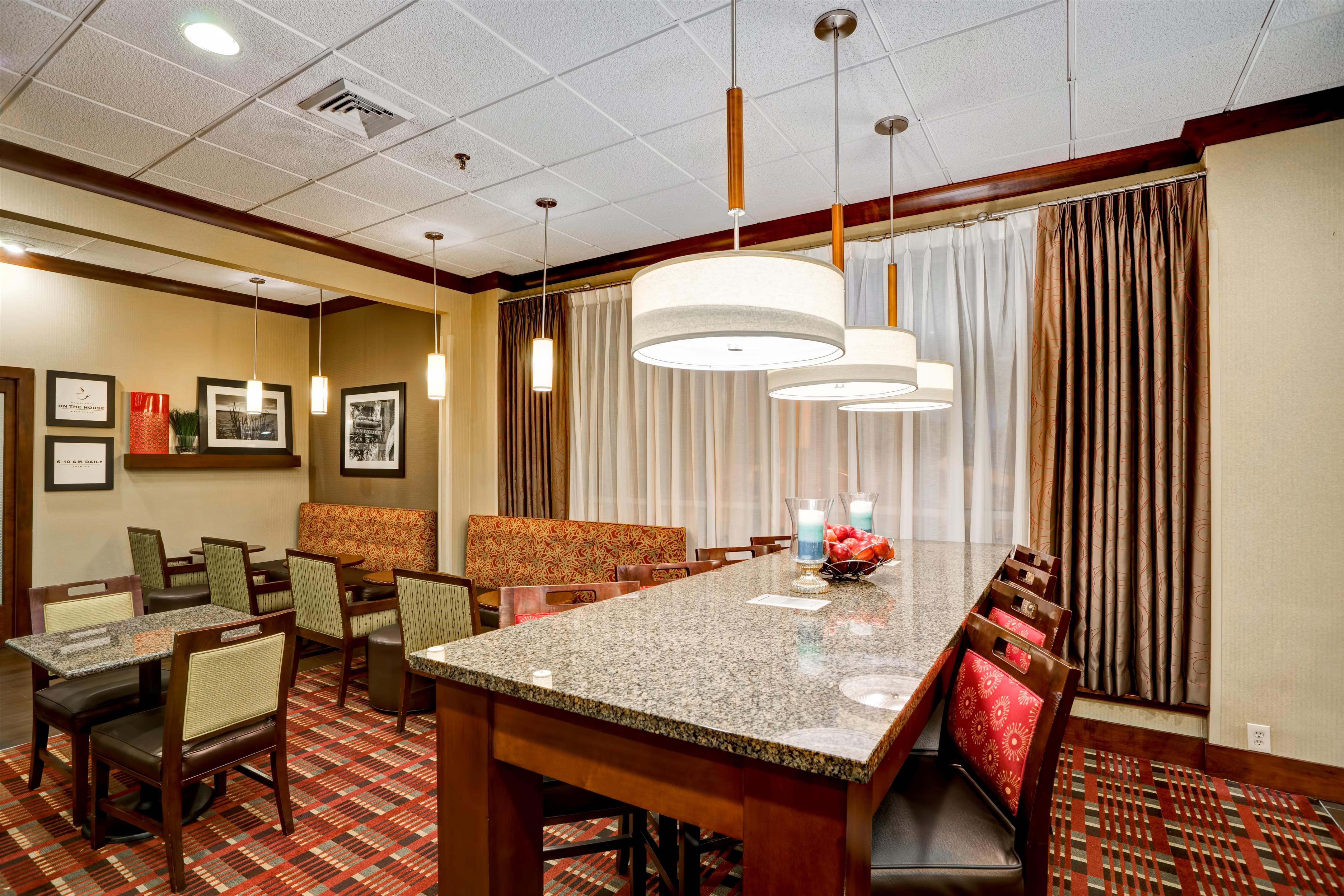 Breakfast Area | Hampton Inn Baltimore/Glen Burnie