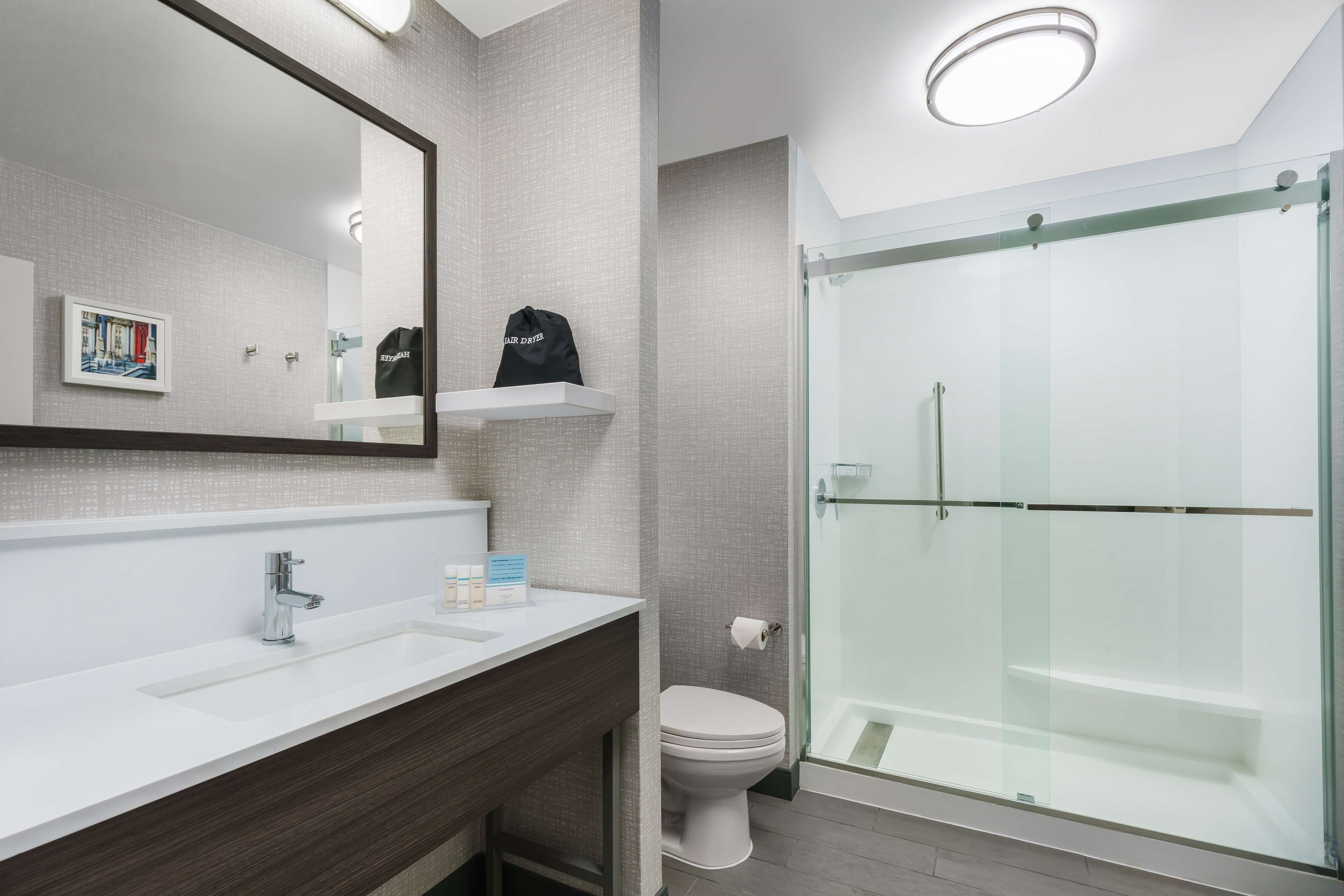 Hampton Inn and Suites Inner Harbor Room Type - 1 KING STUDIO STE NONSMOK