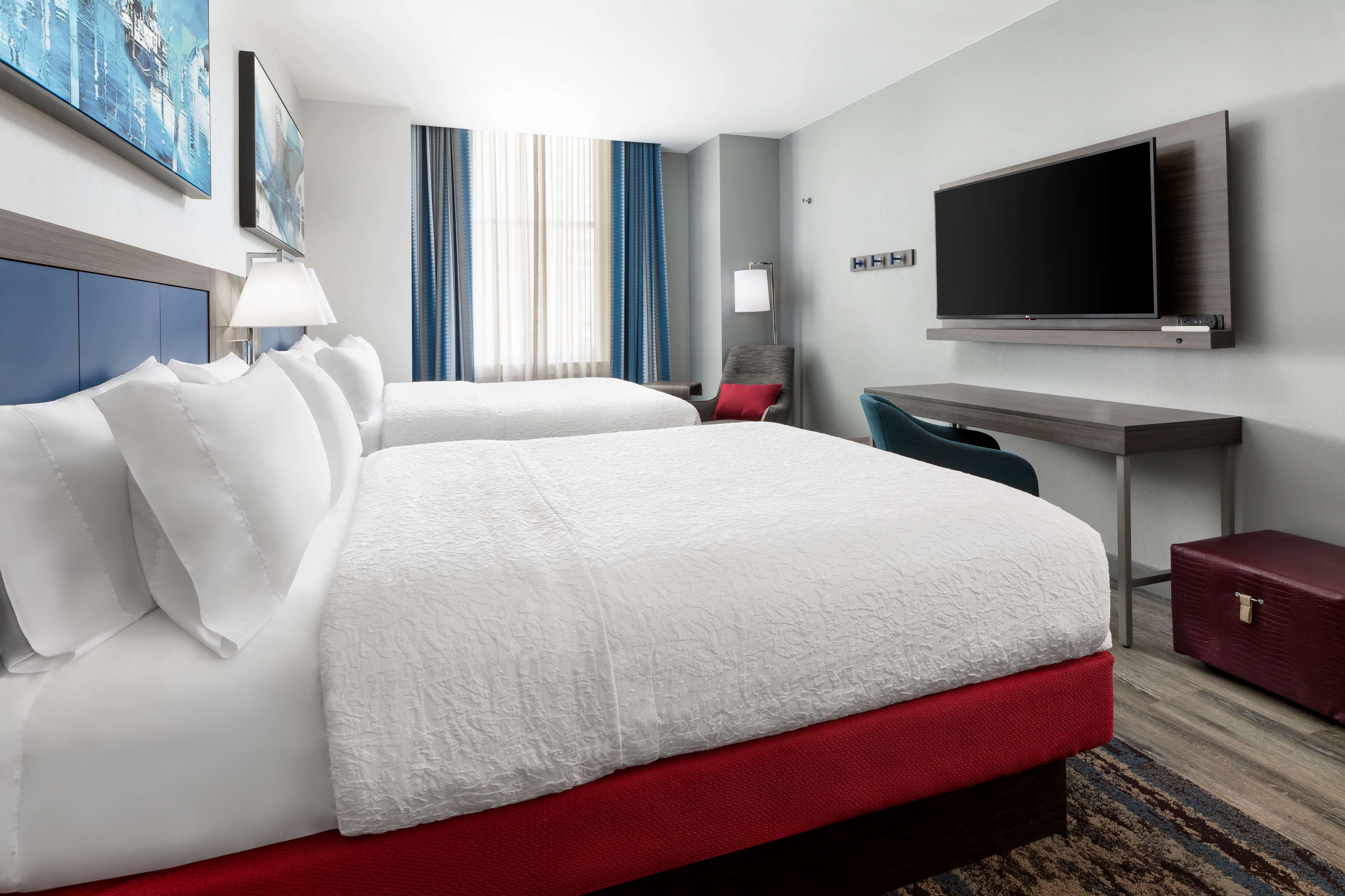 Hampton Inn and Suites Inner Harbor Room Type - DOUBLE QUEEN - NON SMOKING