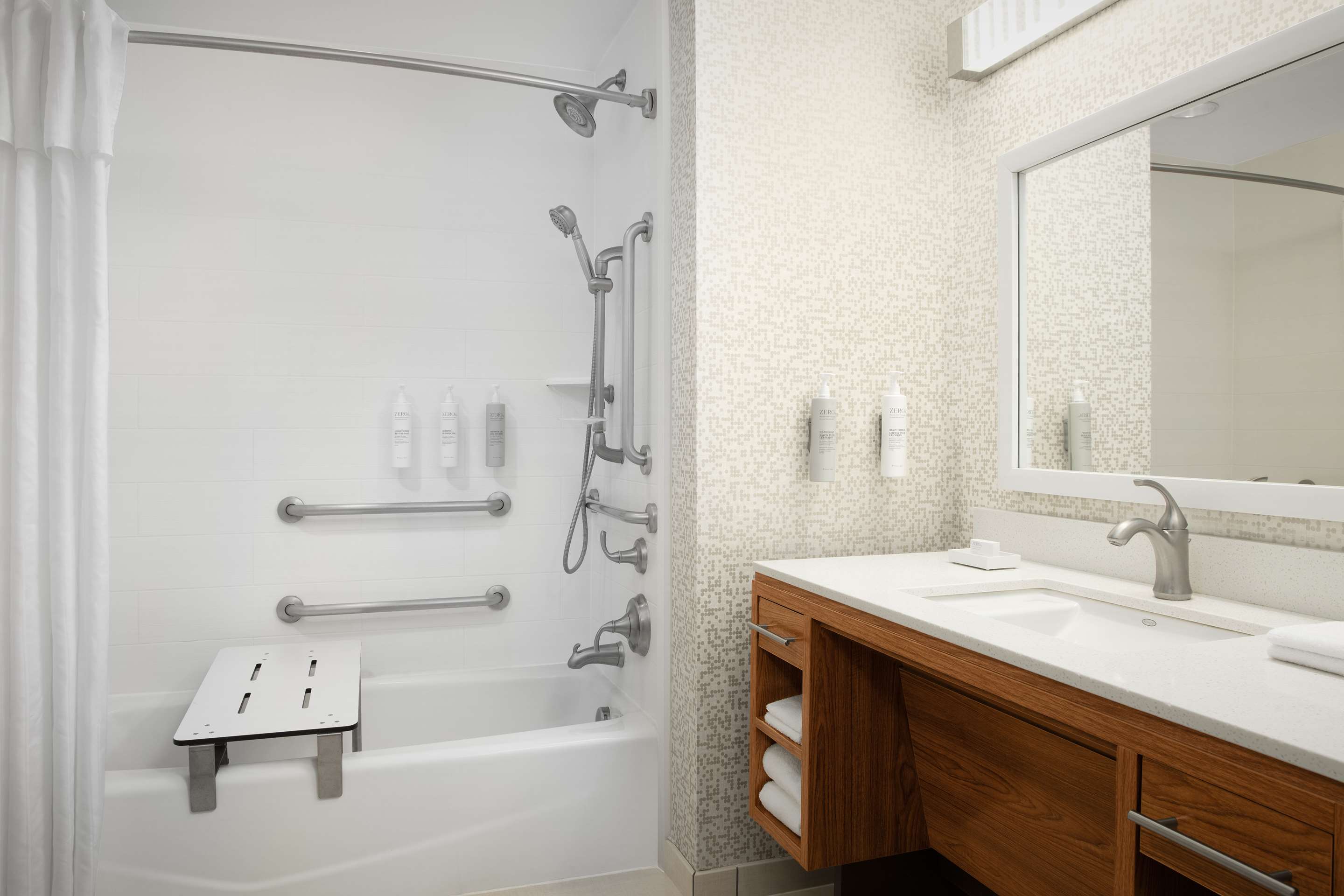 Guest room bath
