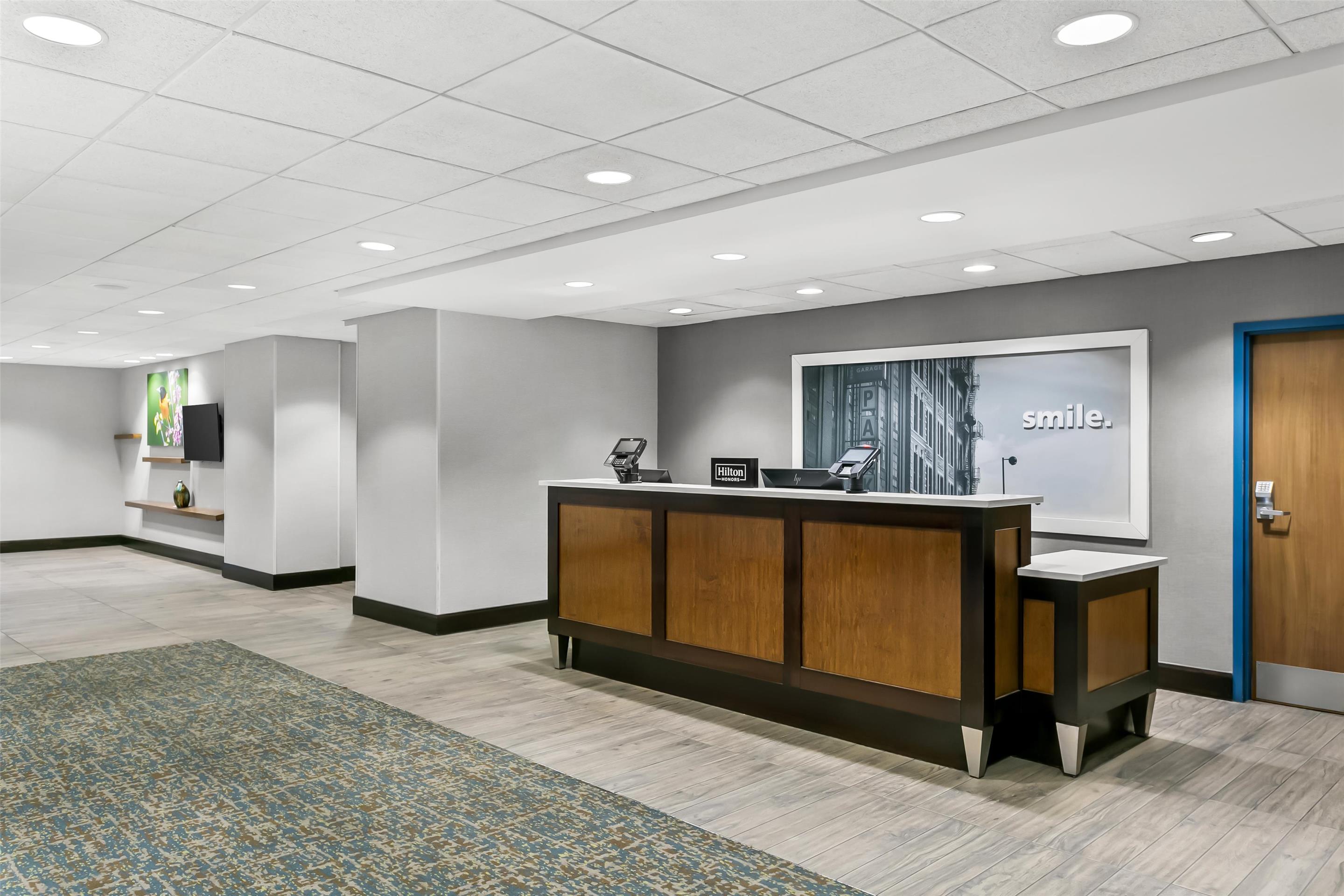 Reception | Hampton Inn & Suites Baltimore/Woodlawn