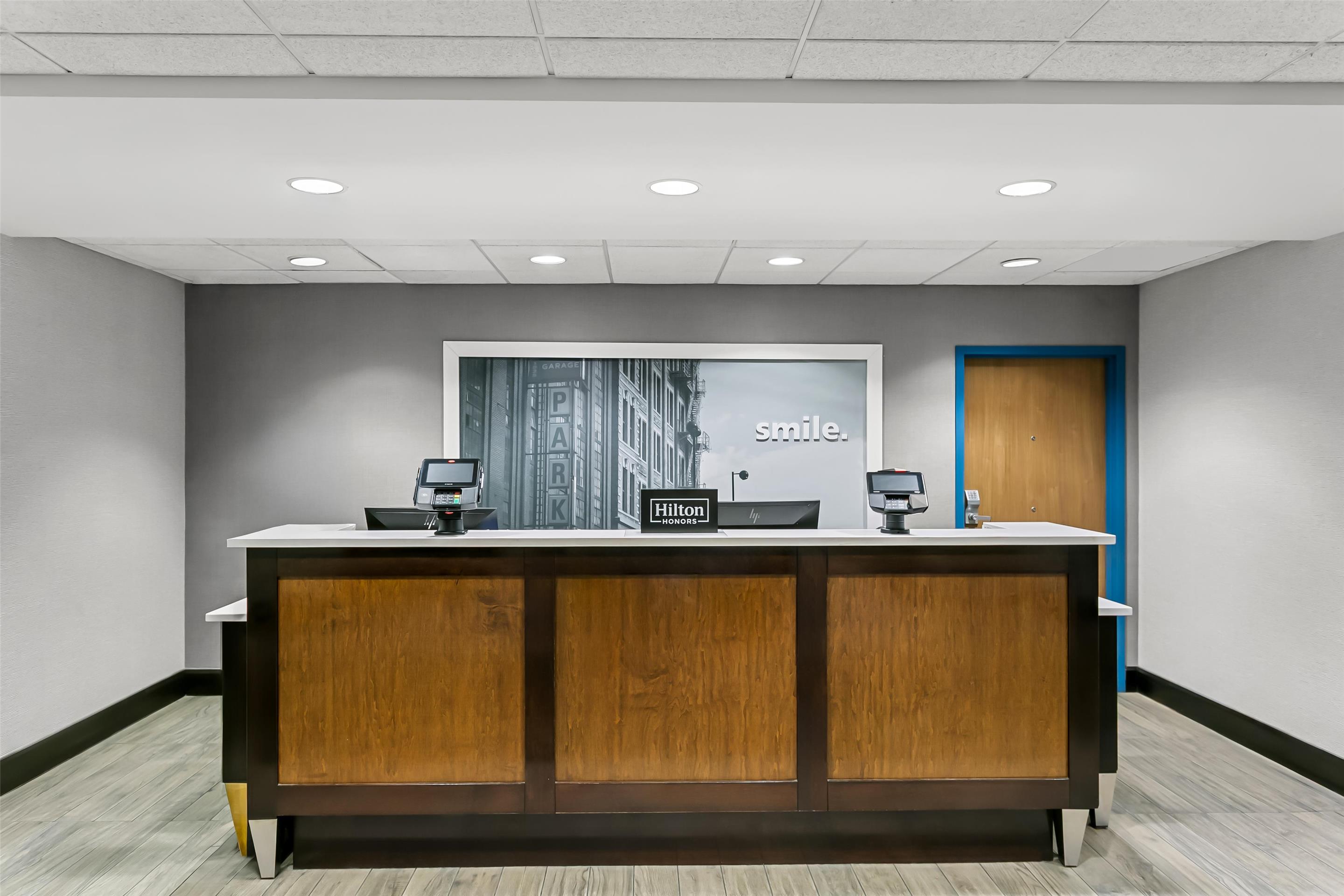 Reception | Hampton Inn & Suites Baltimore/Woodlawn
