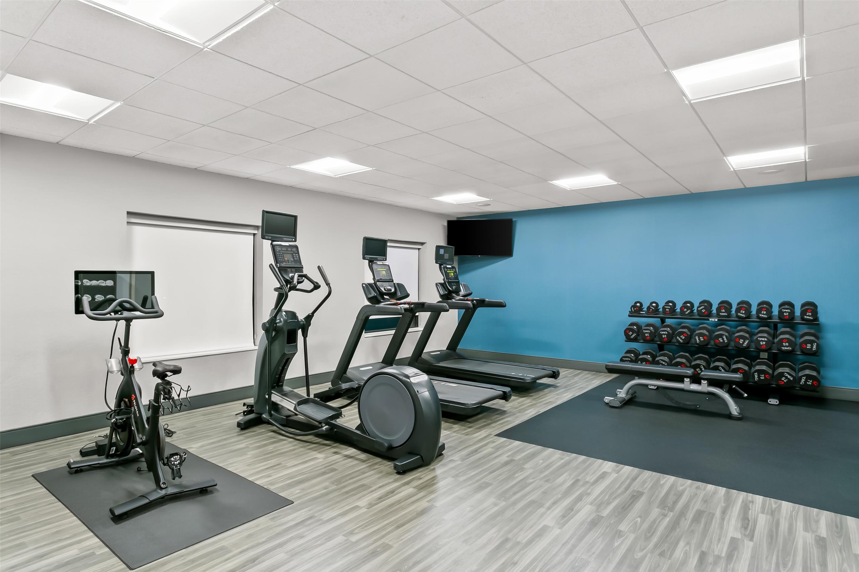Health club fitness center gym | Hampton Inn & Suites Baltimore/Woodlawn