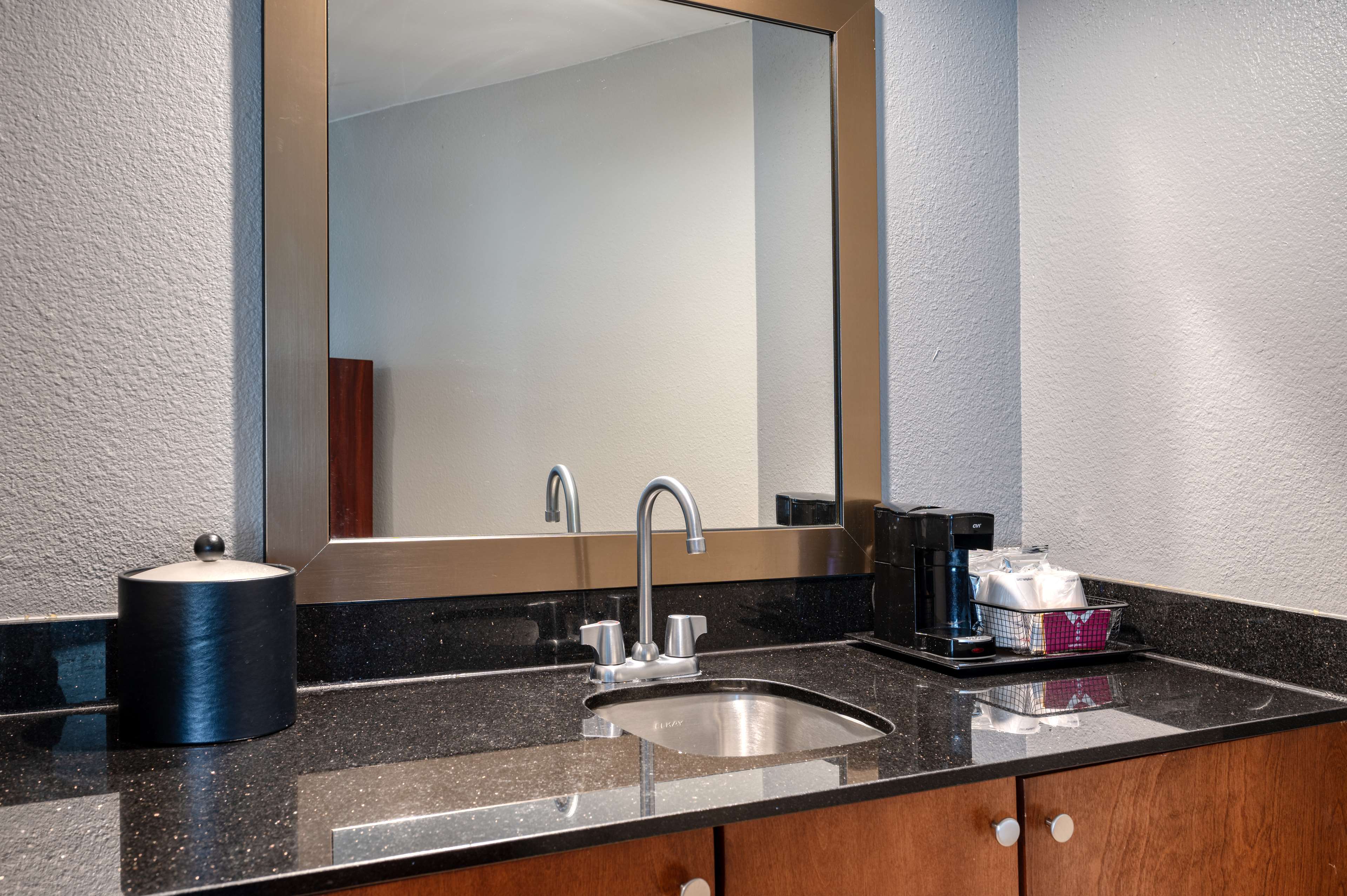 Hampton Inn by Hilton Baltimore/White Marsh Room Type - 1 KING 1BDRM SUITE NONSMOK