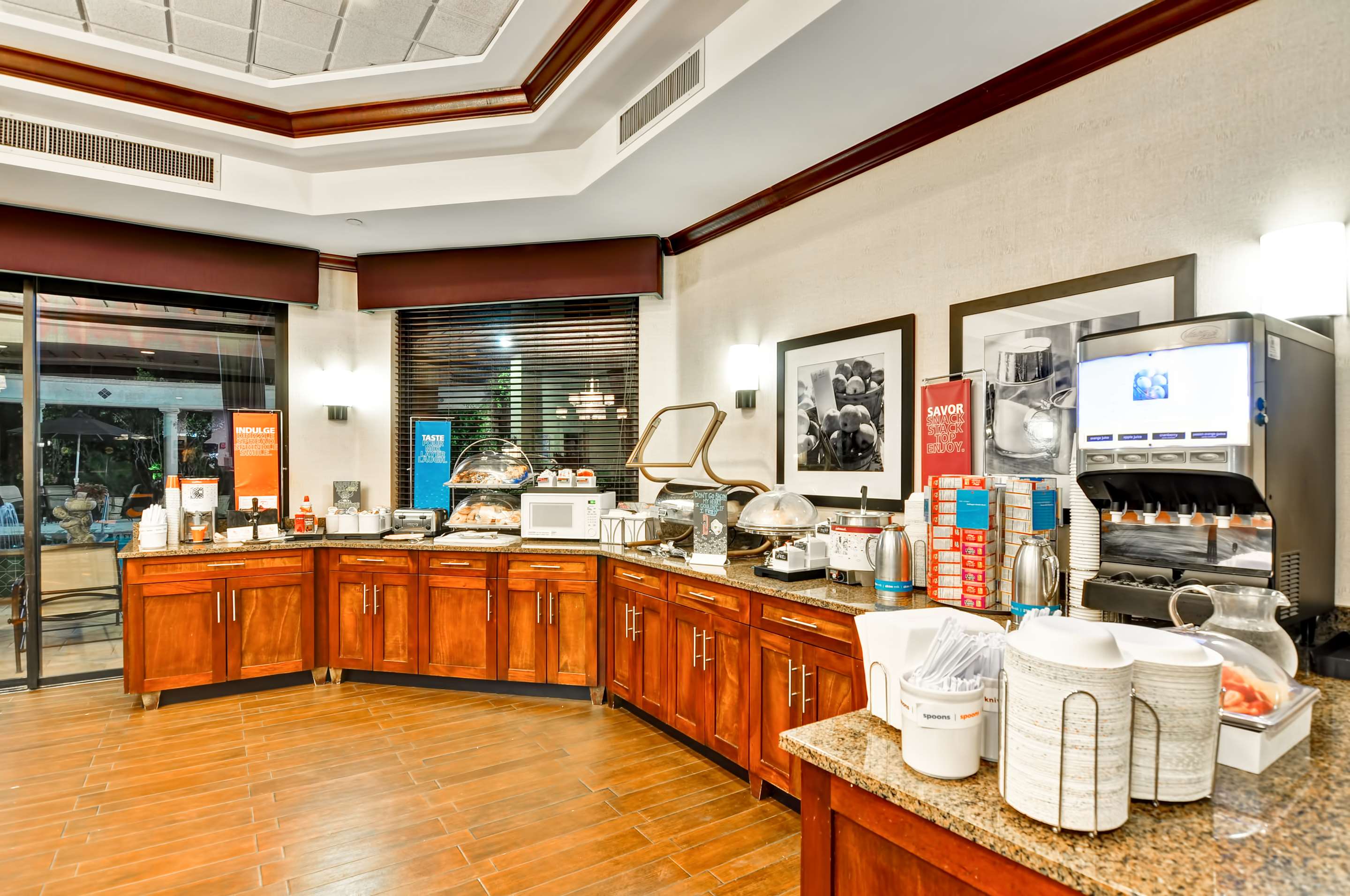 Breakfast Area | Hampton Inn Boca Raton