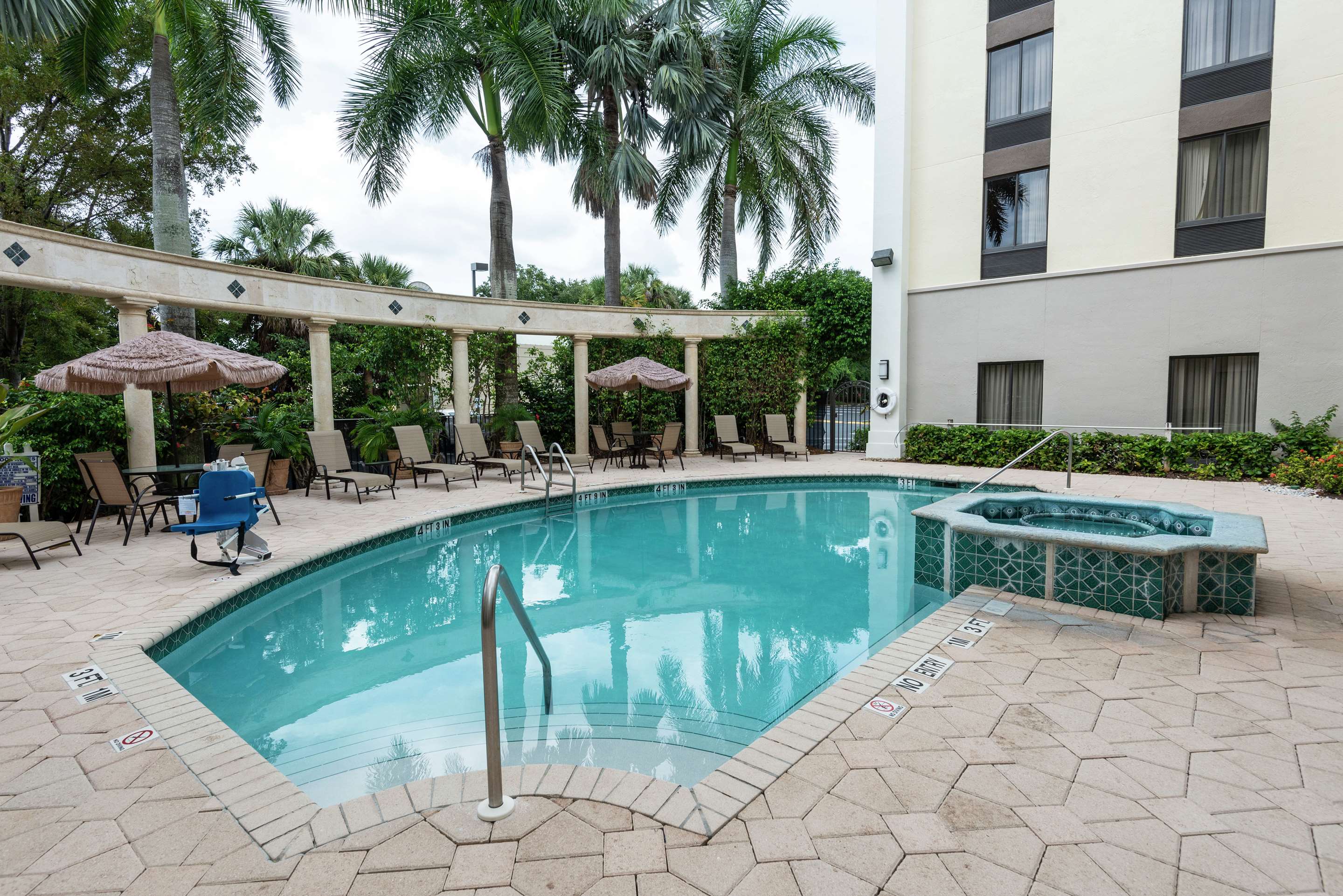 Pool | Hampton Inn Boca Raton