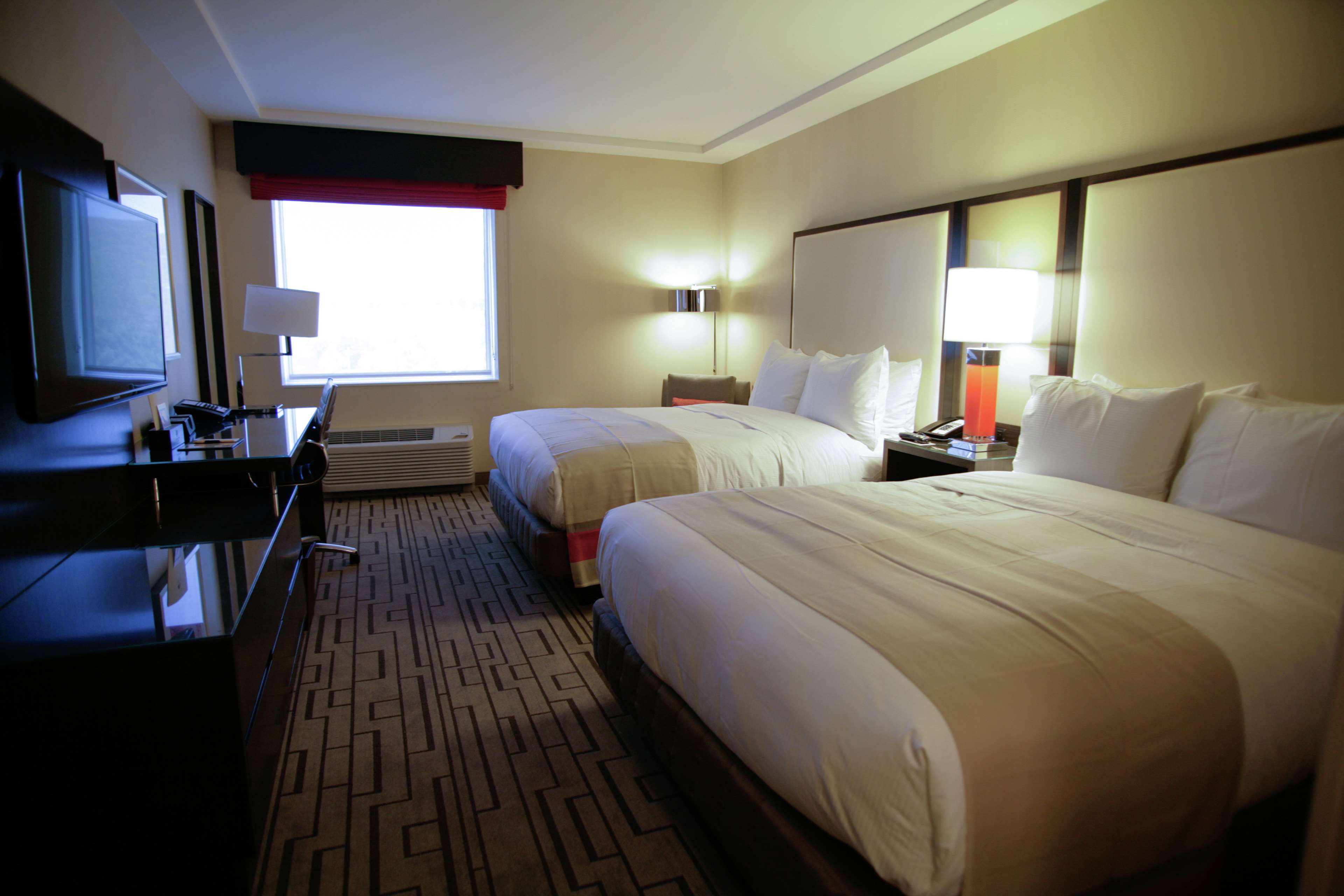 DoubleTree by Hilton Hotel Bristol, Connecticut Room Type - 2 QN HEARING ACC NO SMOK