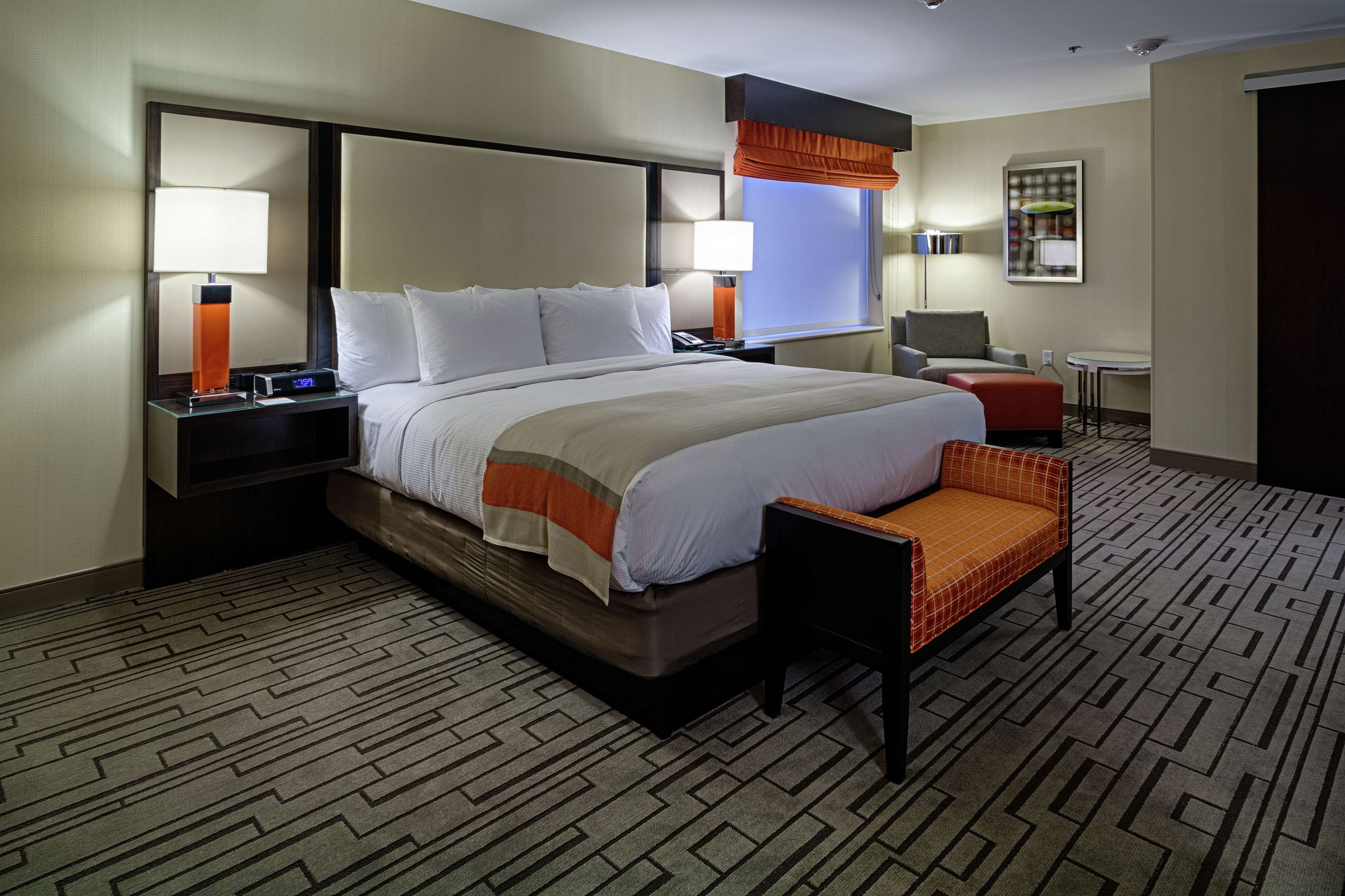 DoubleTree by Hilton Hotel Bristol, Connecticut Room Type - 1 KING DELUXE ROOM NOSMOKE