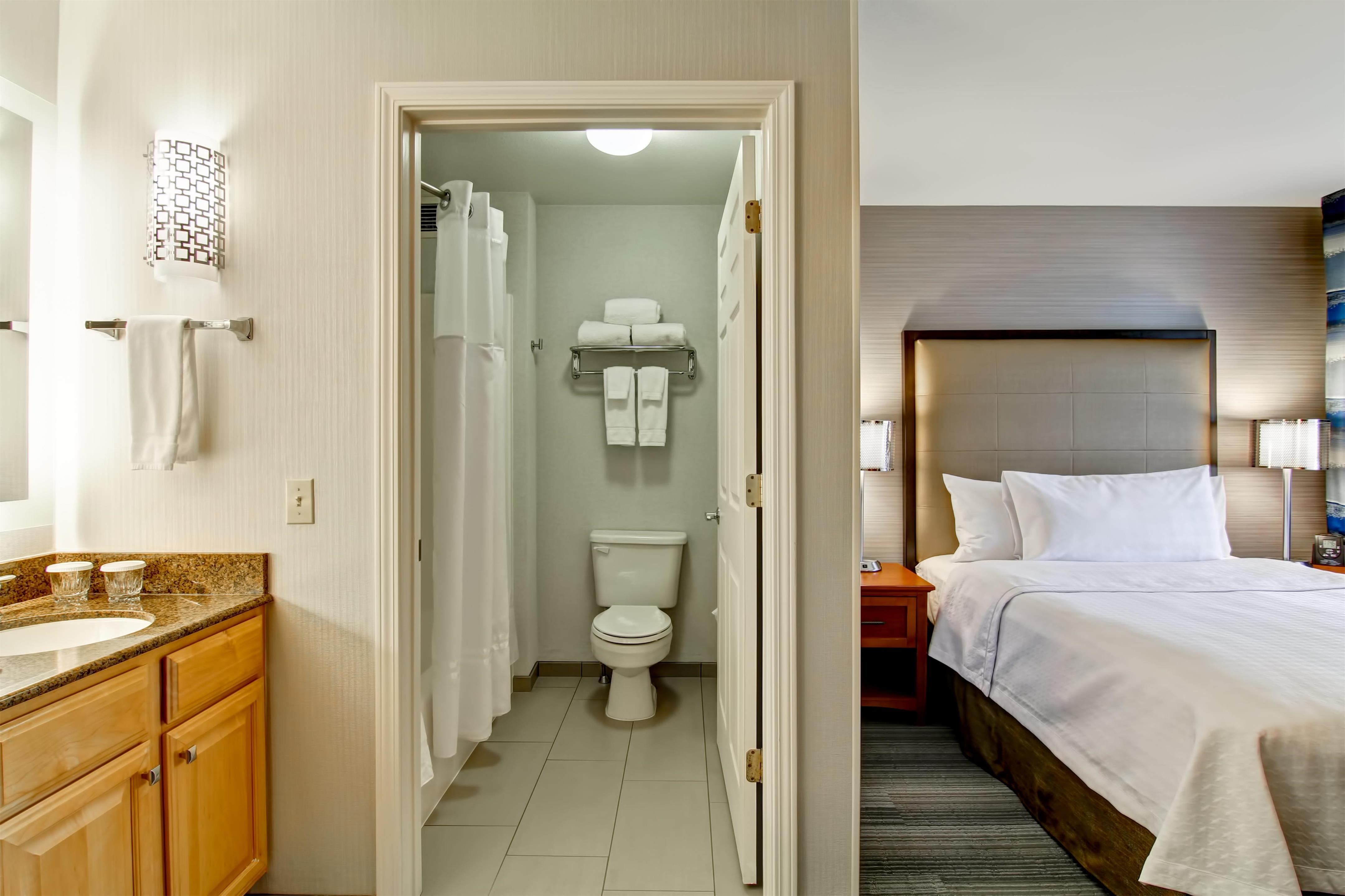Guest room bath