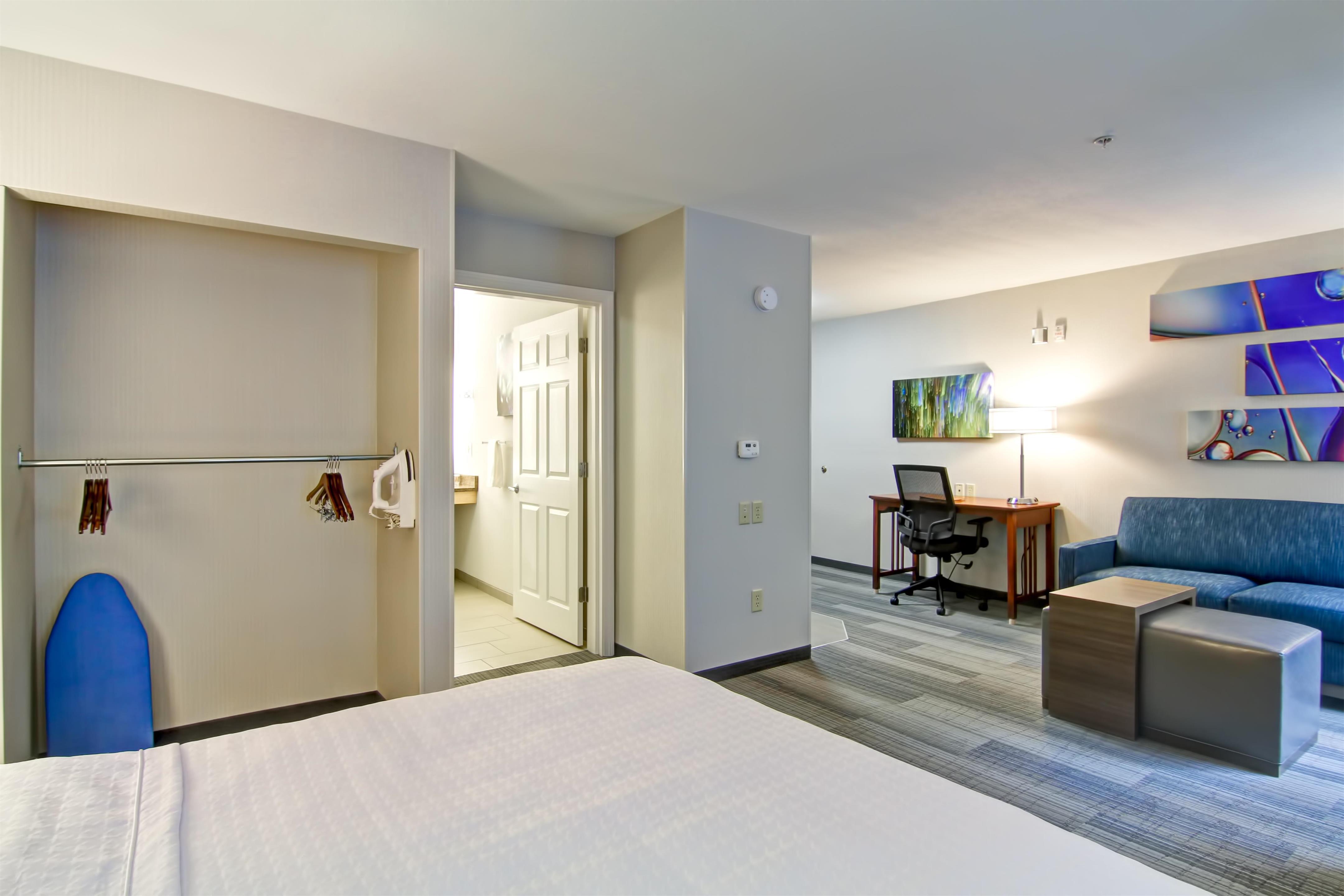 Guest room