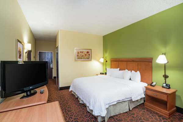  - Hampton Inn Bardstown