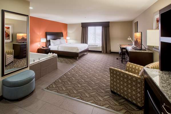  - Hilton Garden Inn Benton Harbor - I-94, Exit 29