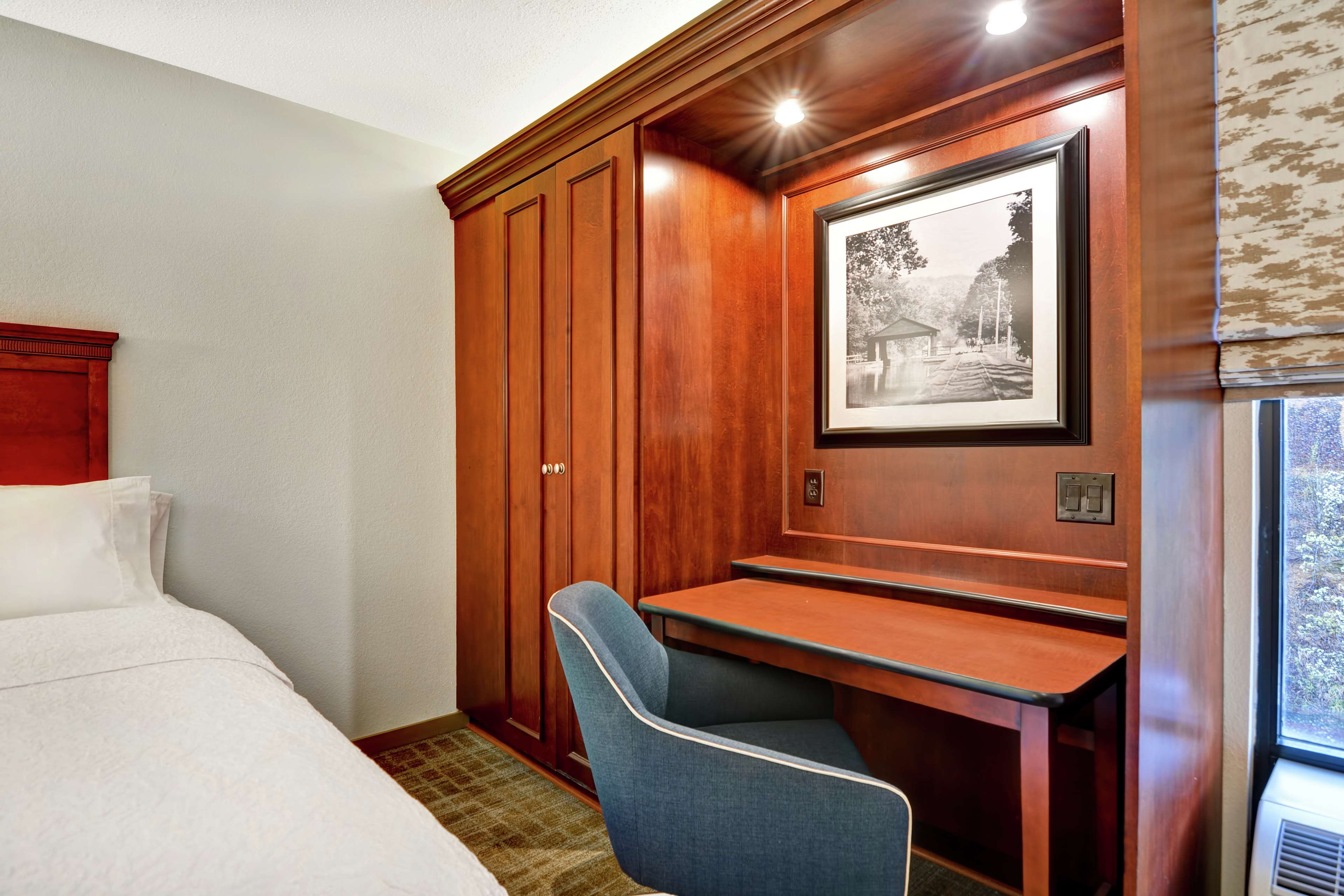 Hampton Inn Beckley Room Type - 2 QUEENS FRIDGE/MICRO NS