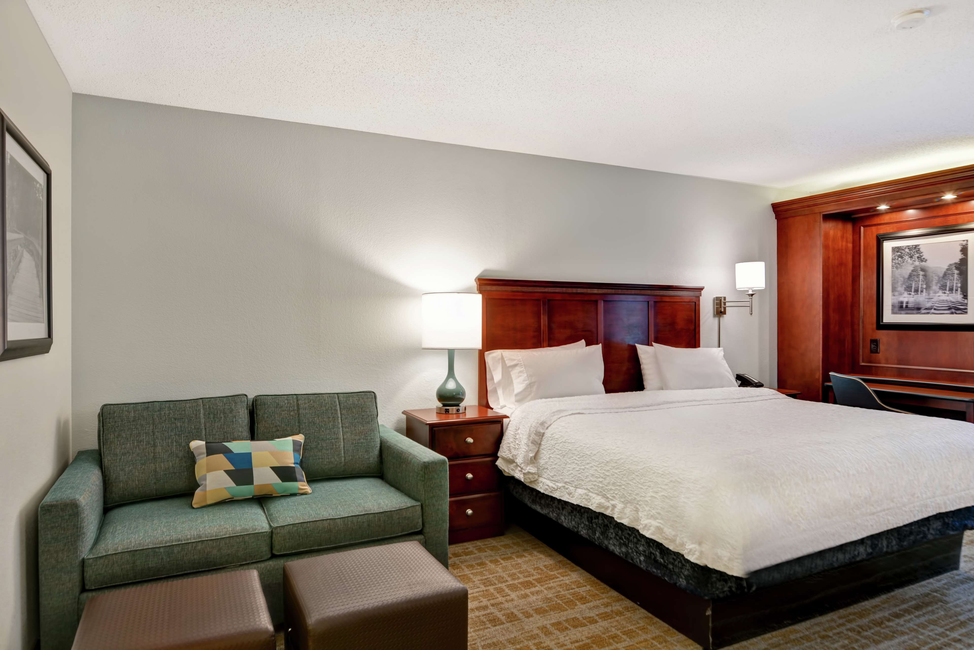 Hampton Inn Beckley Room Type - Deluxe King Room - Non-Smoking