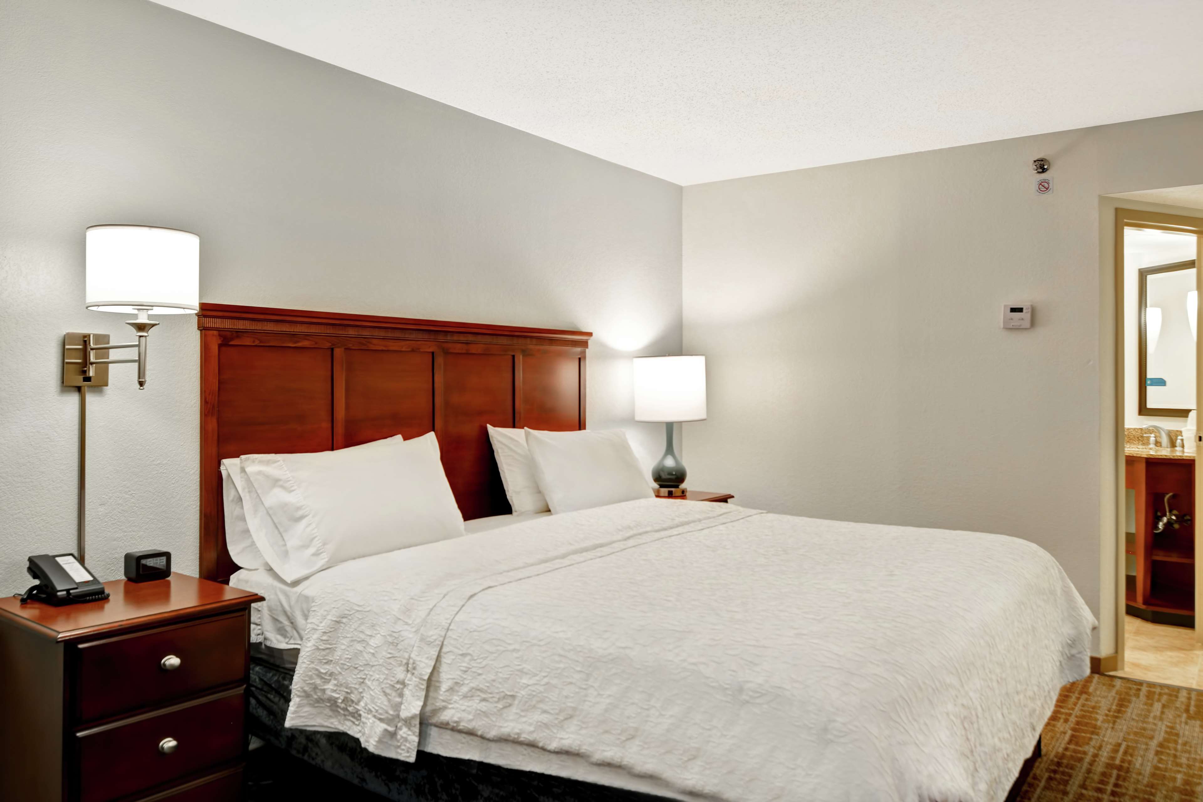 Hampton Inn Beckley Room Type - 1 KING MICRO/FRIDGE NS