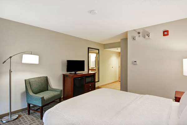  - Hampton Inn Beckley - I-64 & I-77, Exit 44