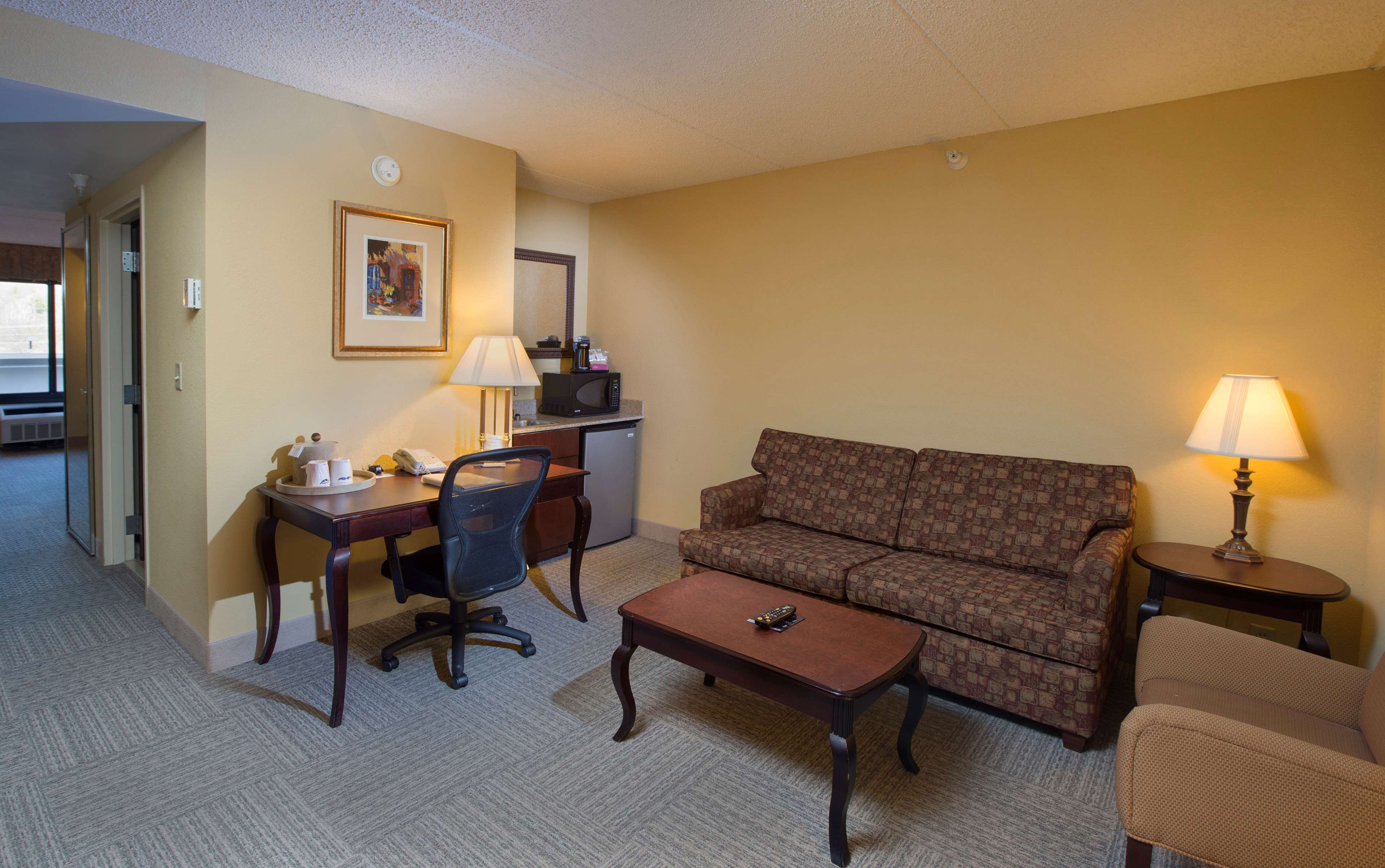 Hampton Inn by Hilton Bennington Room Type - 1RMSUITE KING NON-SMOKING