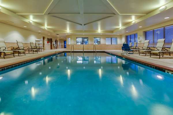 Pool - Hampton Inn Bennington
