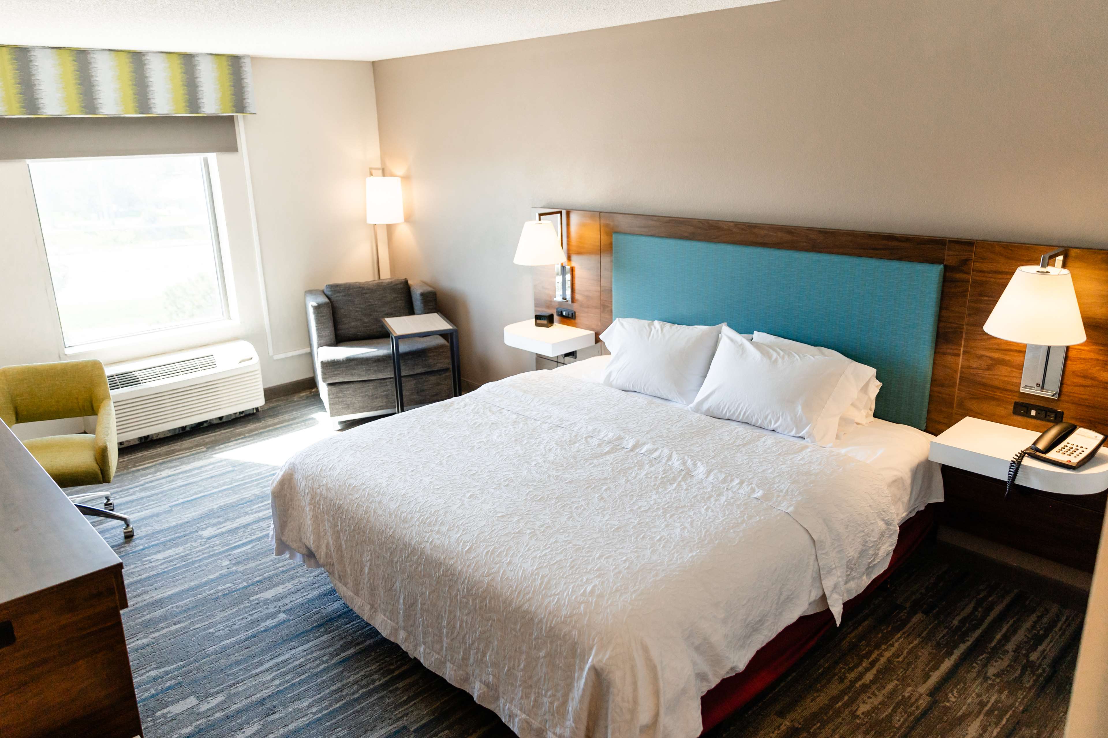 Hampton Inn & Suites Scottsbluff-Conference Center Room Type - 1 KN ACC RI SHWR STE NS