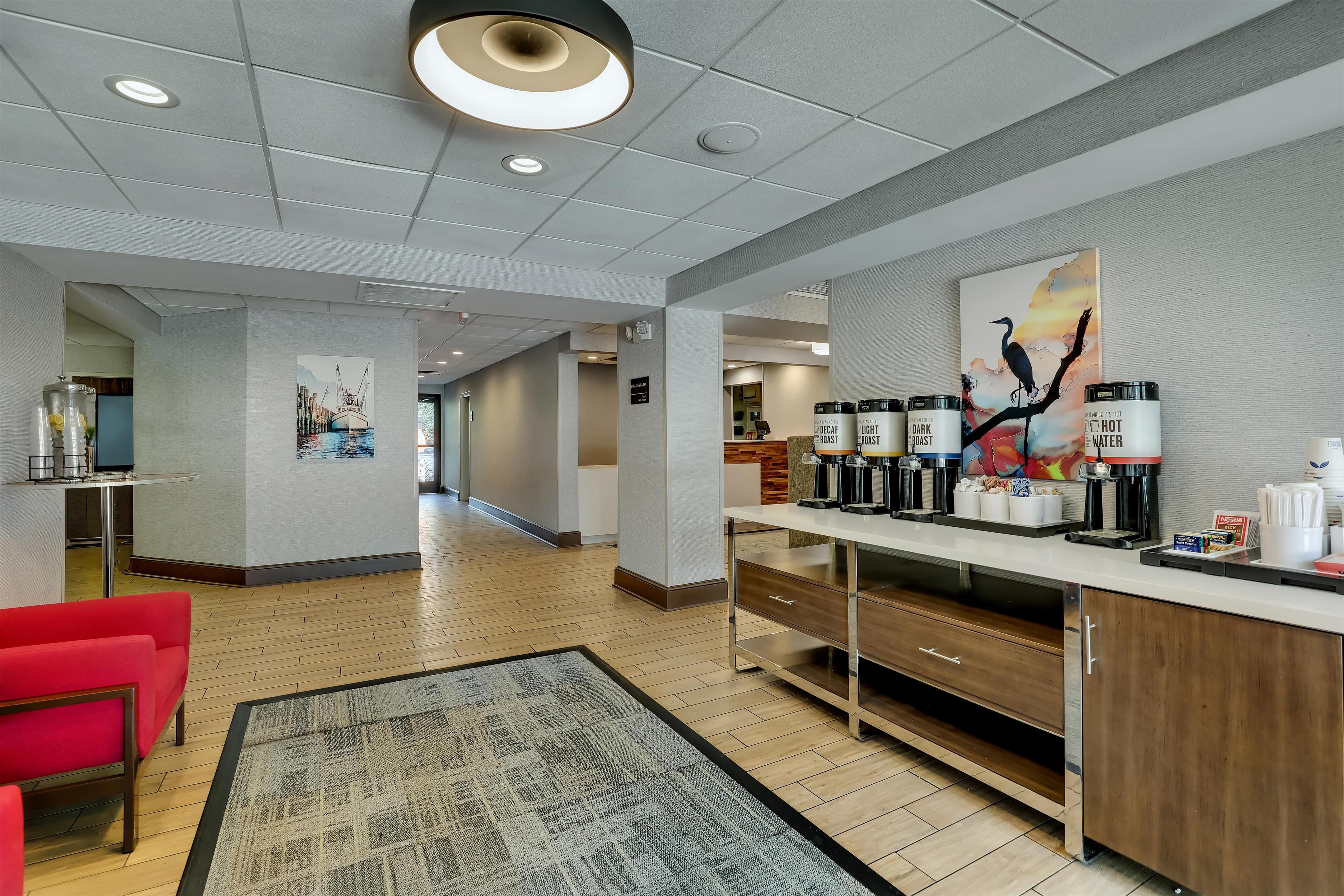 Lobby | Hampton Inn Beaufort