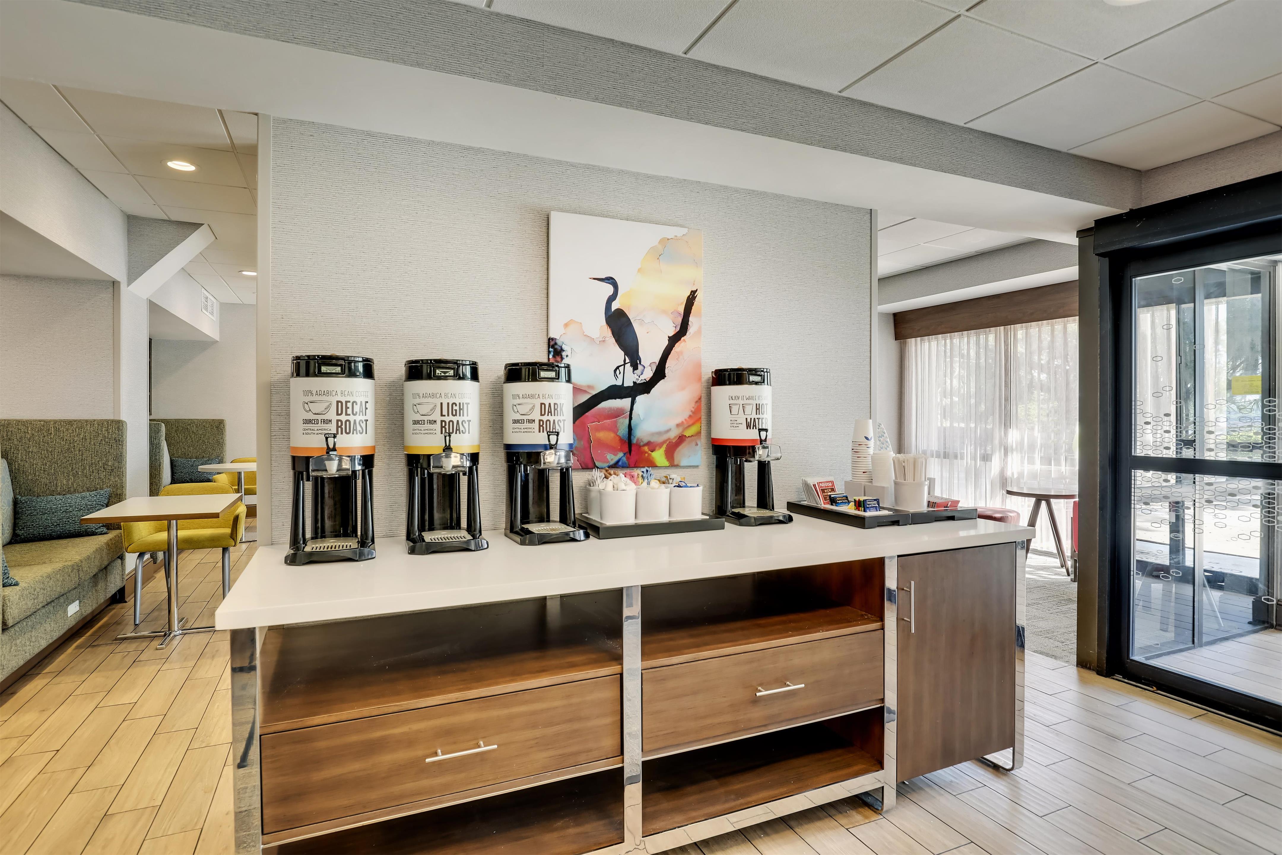 Breakfast Area | Hampton Inn Beaufort