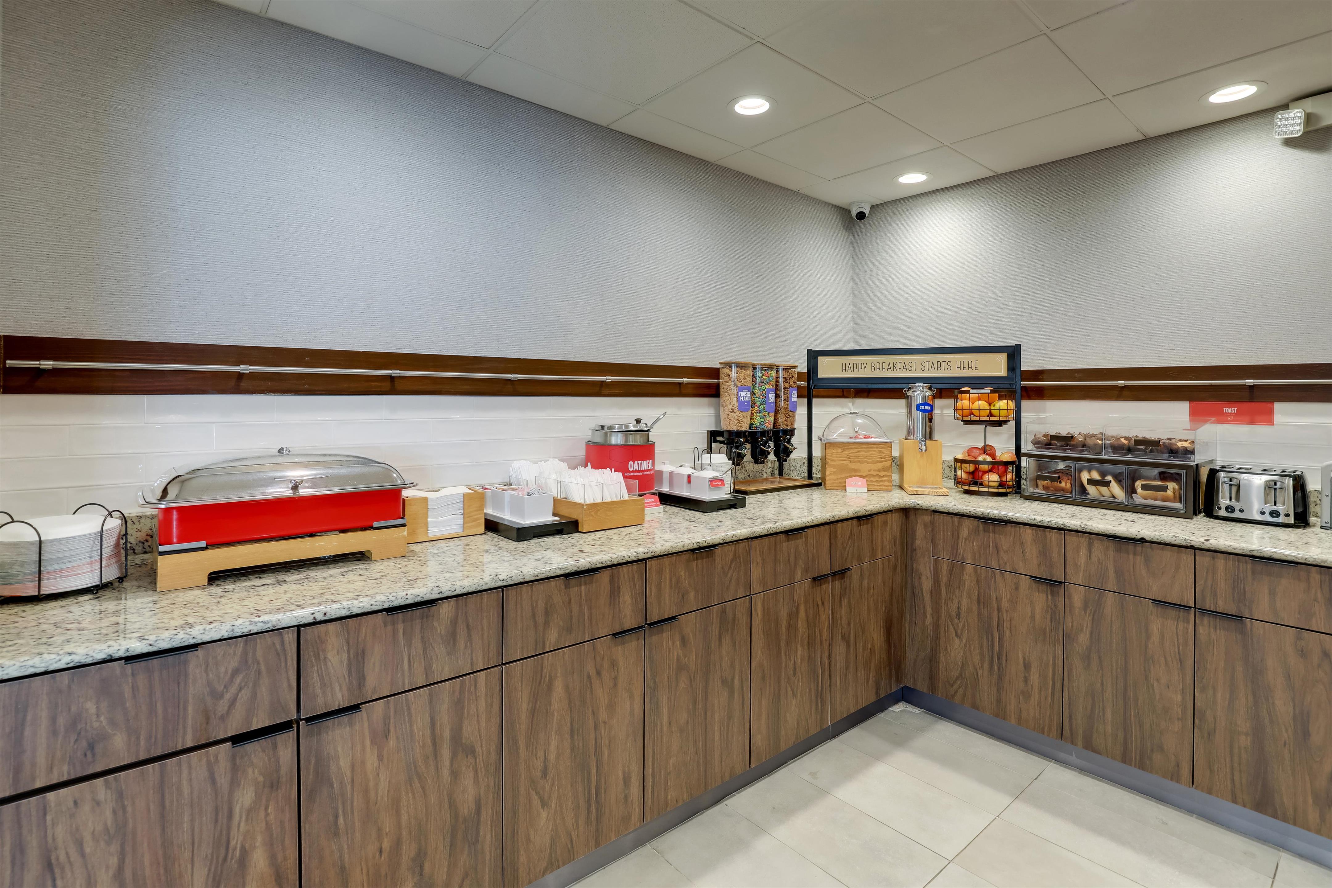 Breakfast Area | Hampton Inn Beaufort