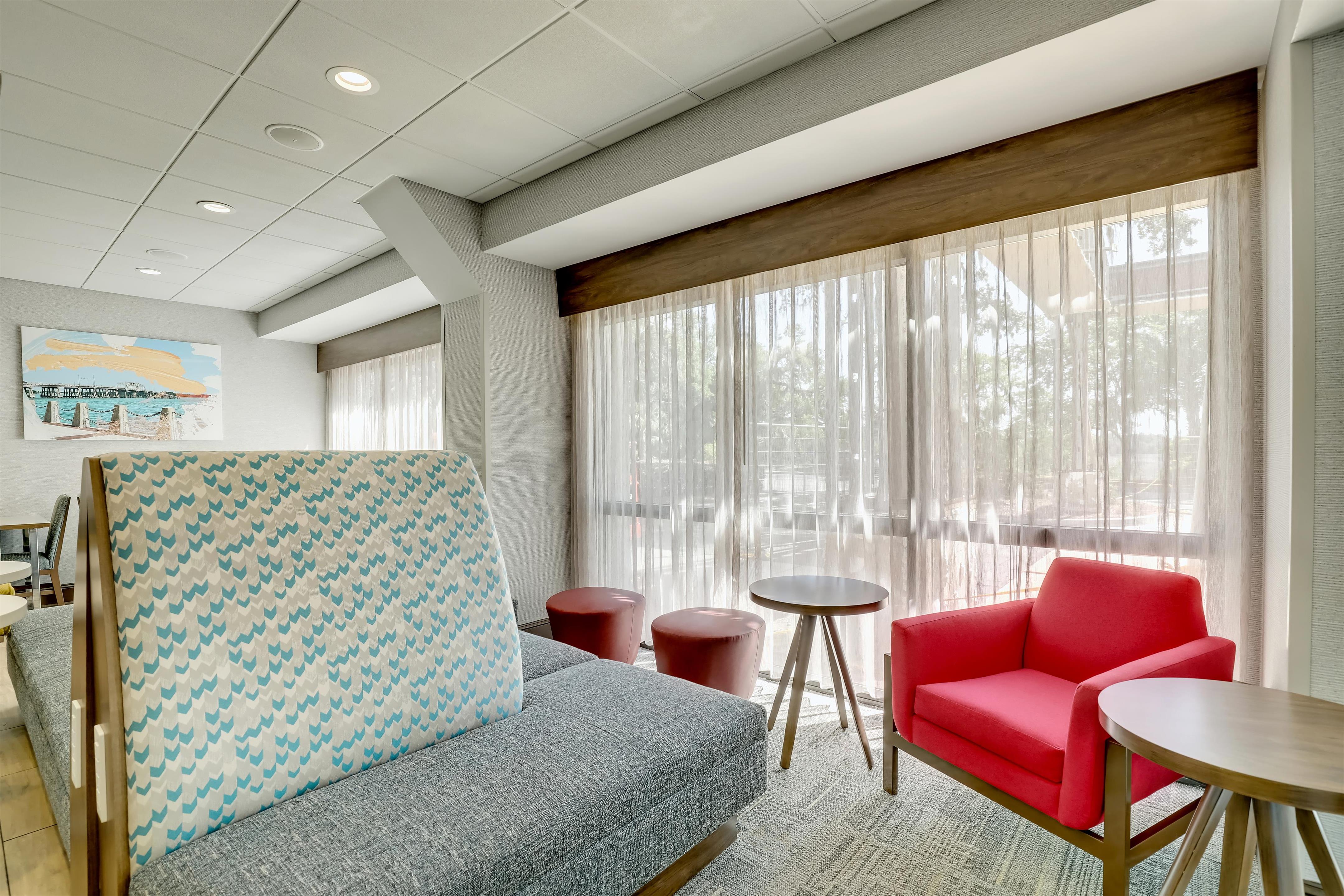 Lobby | Hampton Inn Beaufort