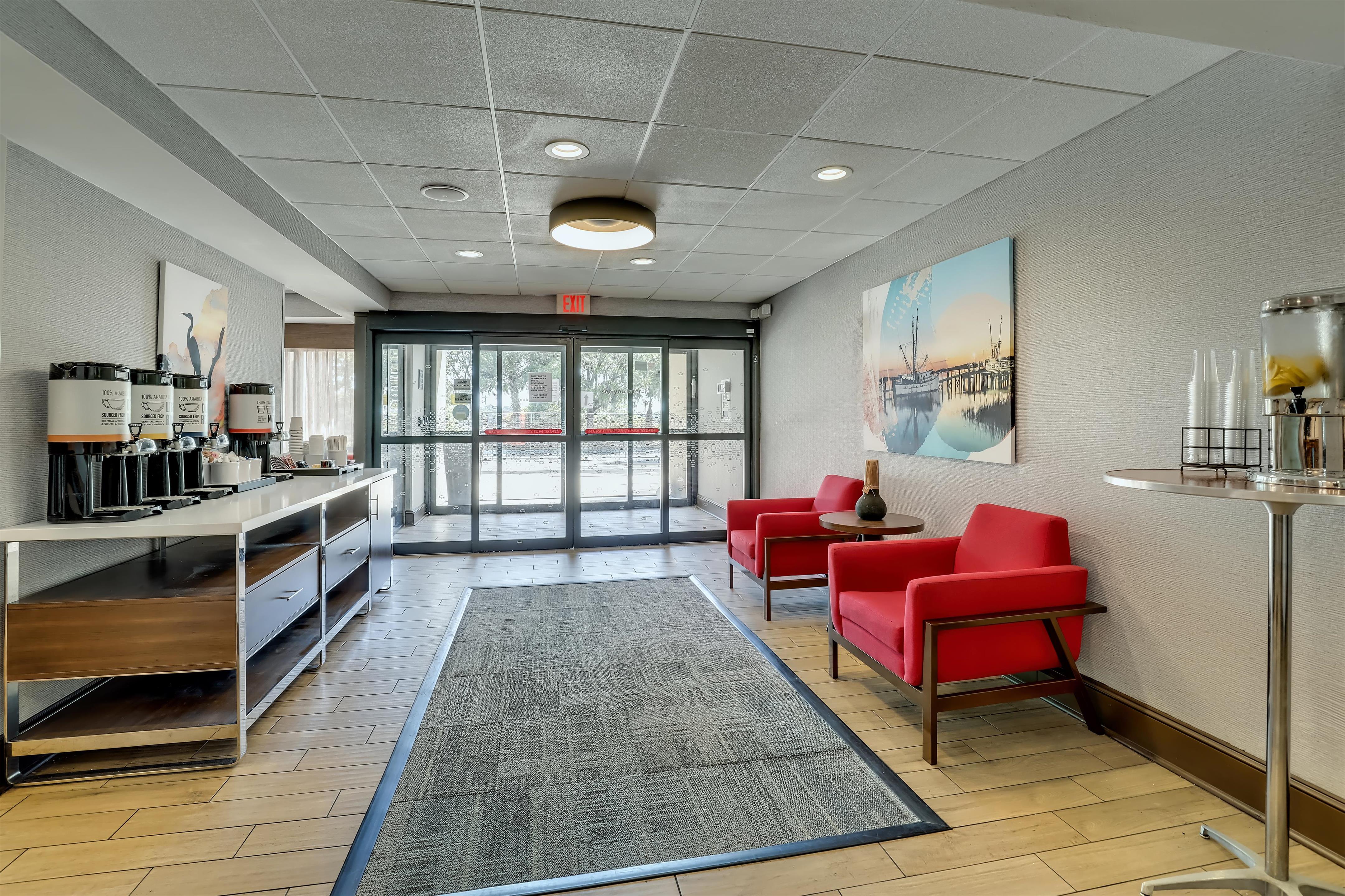 Lobby | Hampton Inn Beaufort