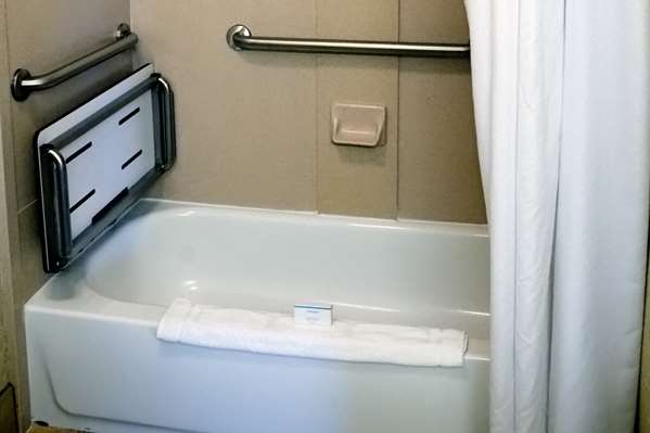  - Hampton Inn & Suites Pelham - I-65, Exit 246