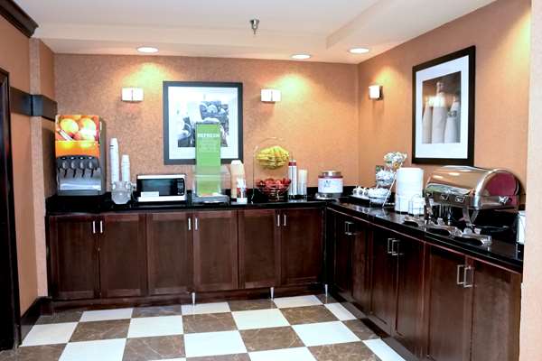 Restaurant - Hampton Inn & Suites Pelham - I-65, Exit 246