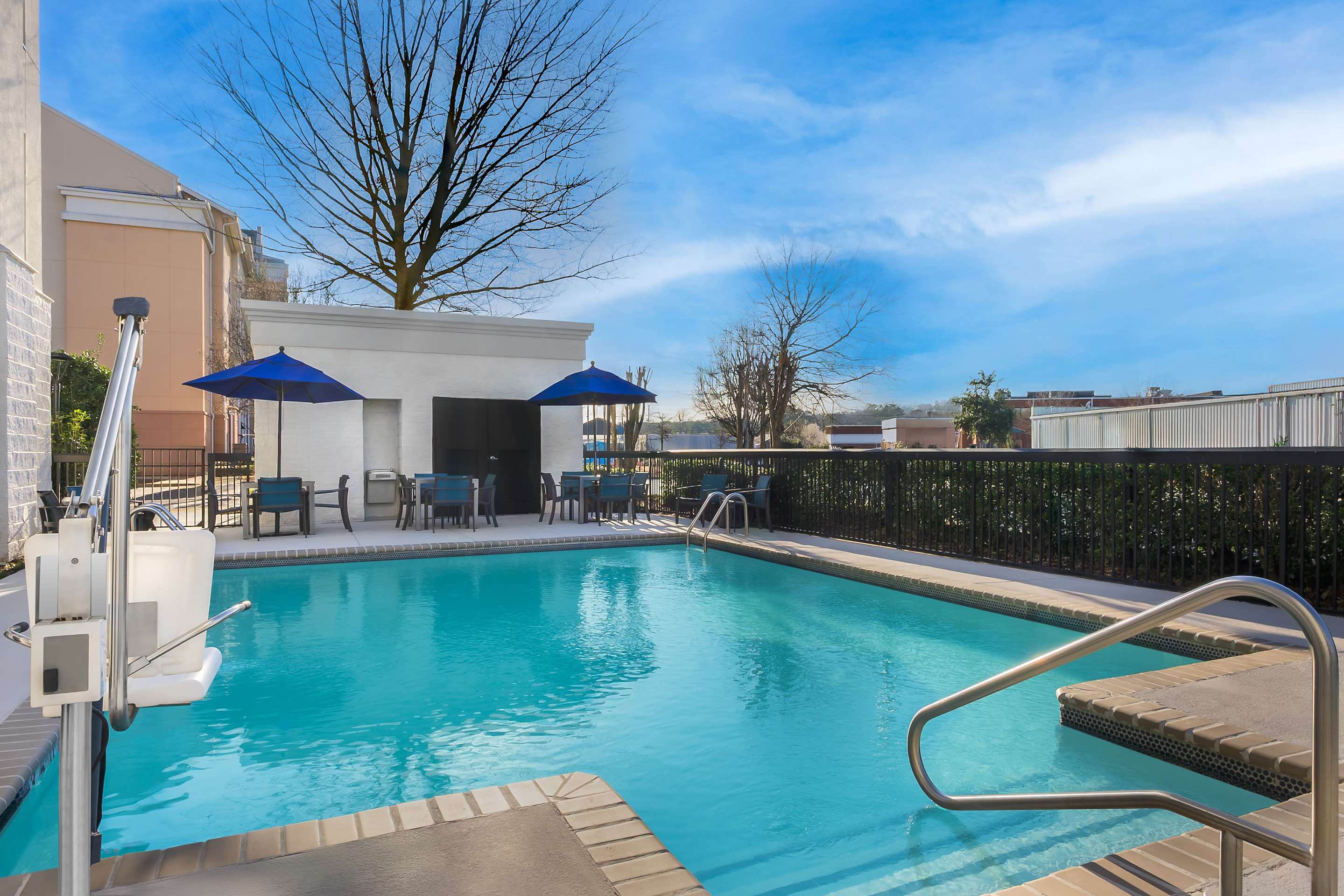 Pool | Hampton Inn & Suites Birmingham-Pelham (I-65)