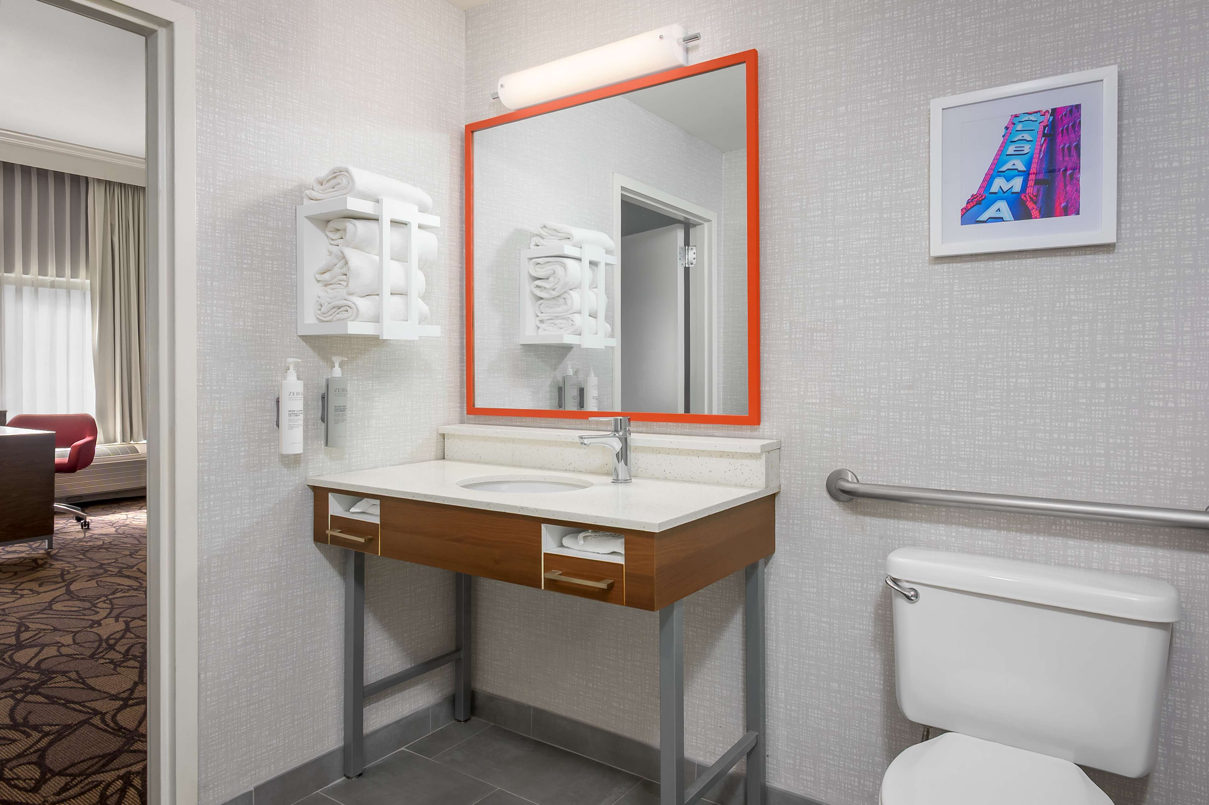 Hampton Inn & Suites Birmingham-Pelham Room Type - 1 KING STUDIO SUITE