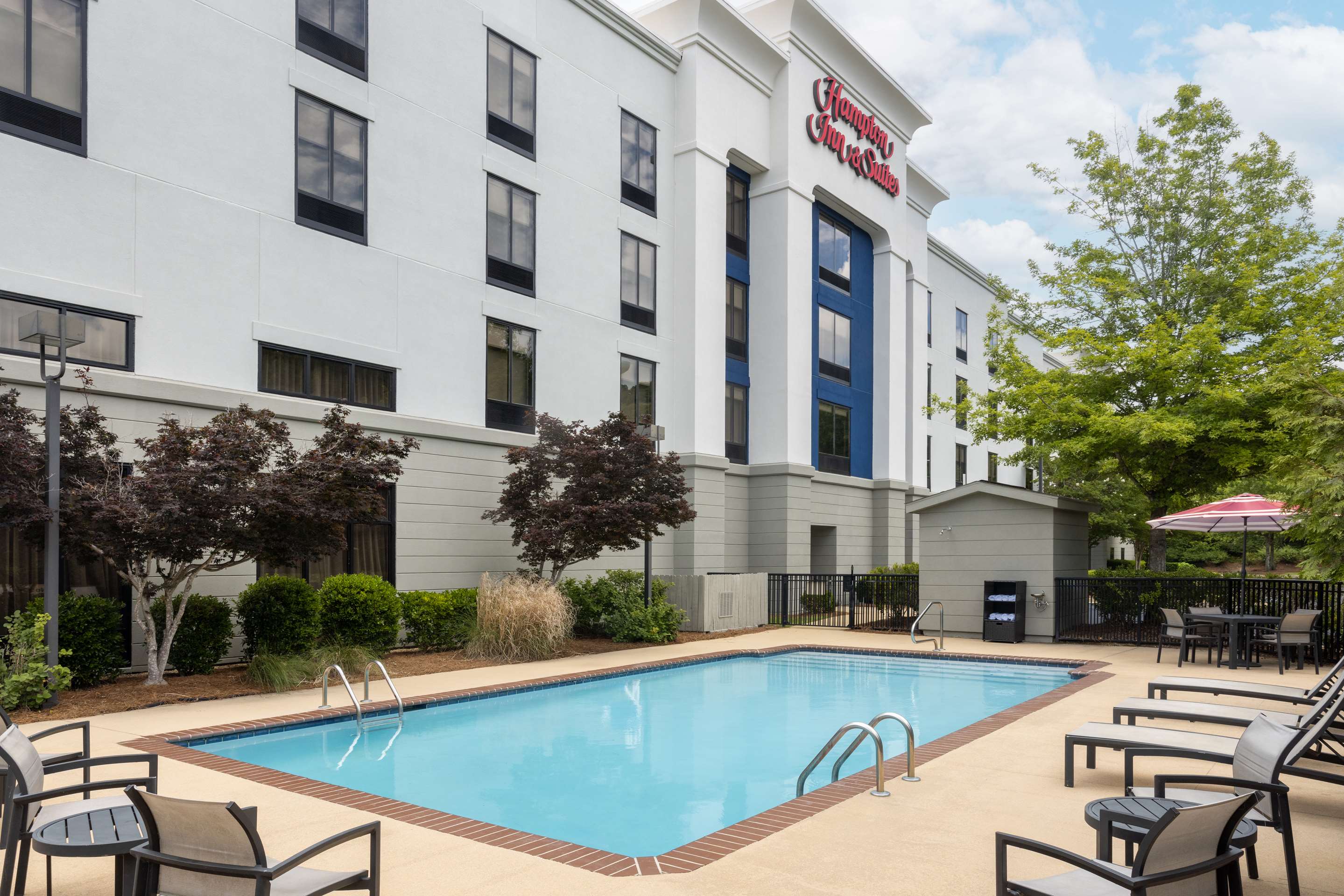 Pool | Hampton Inn & Suites Birmingham/280 East-Eagle Point