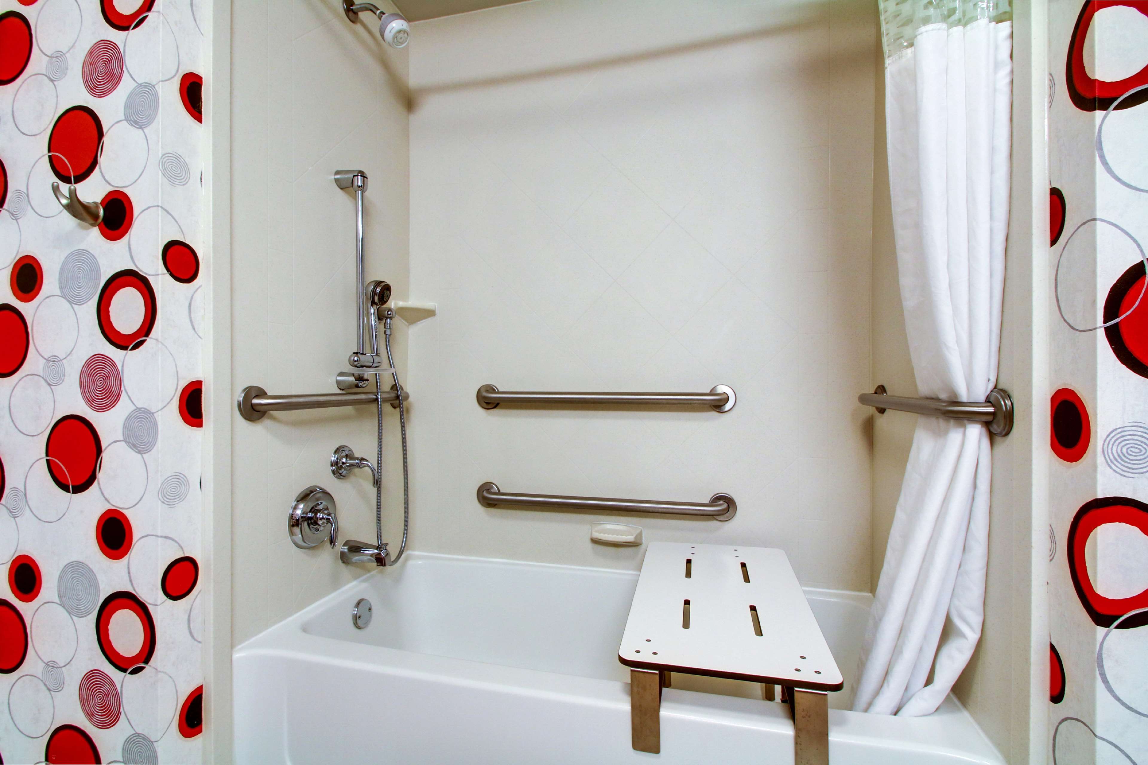 Hampton Inn Birmingham Leeds Room Type - 1KNG MOB HEAR ACC W TUB NS