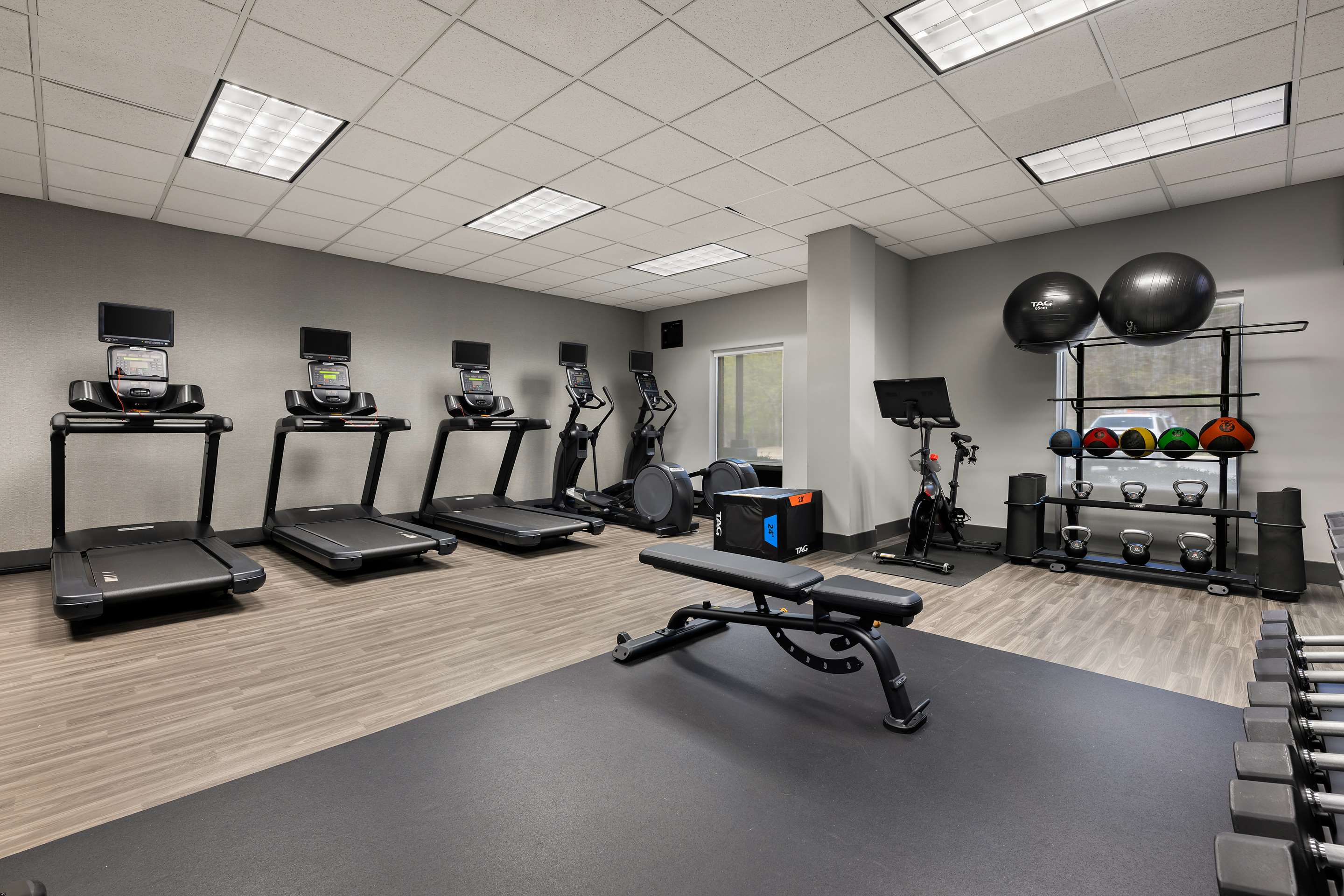 Health club fitness center gym | Hampton Inn Birmingham Leeds