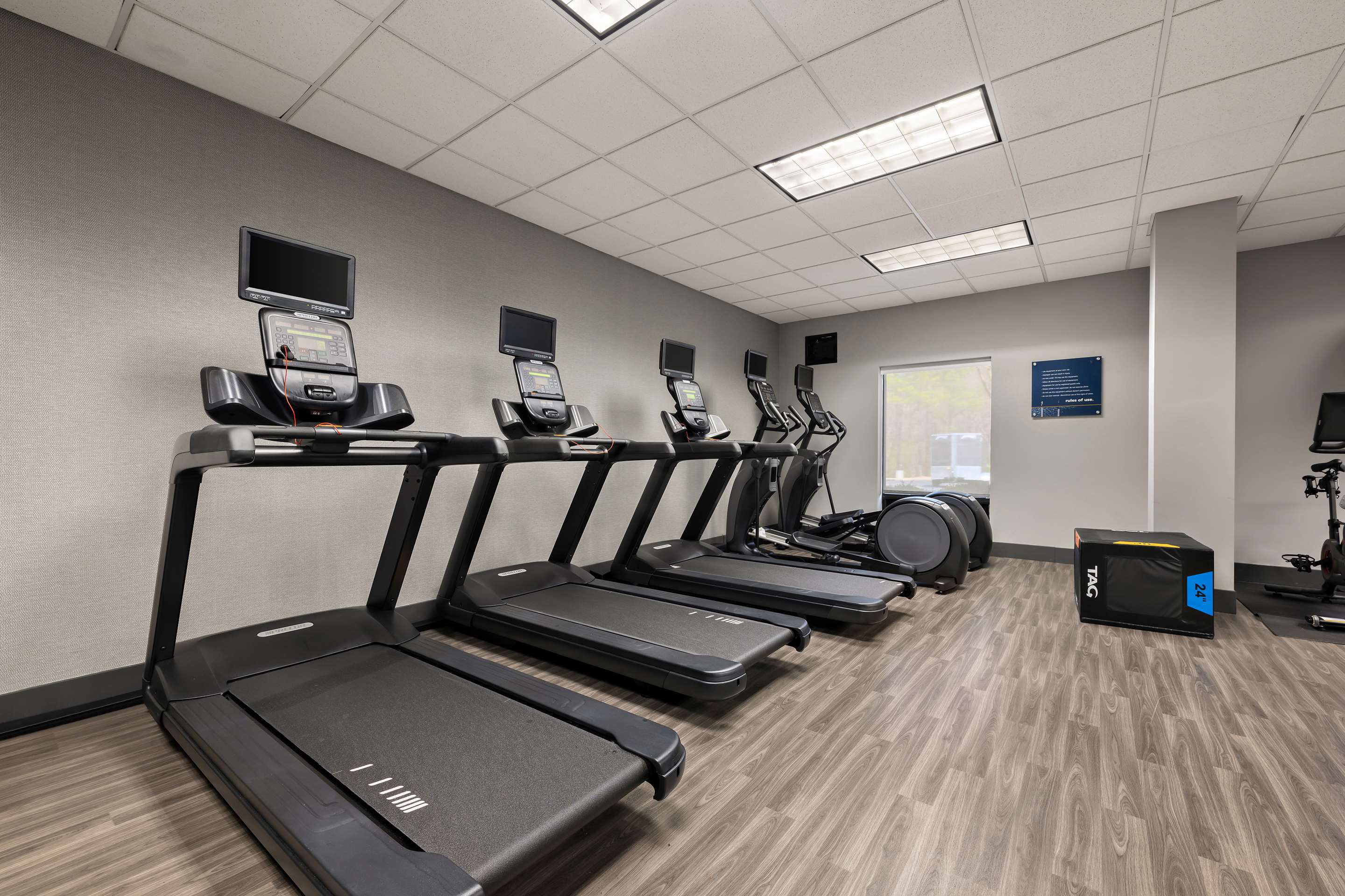 Health club fitness center gym | Hampton Inn Birmingham Leeds