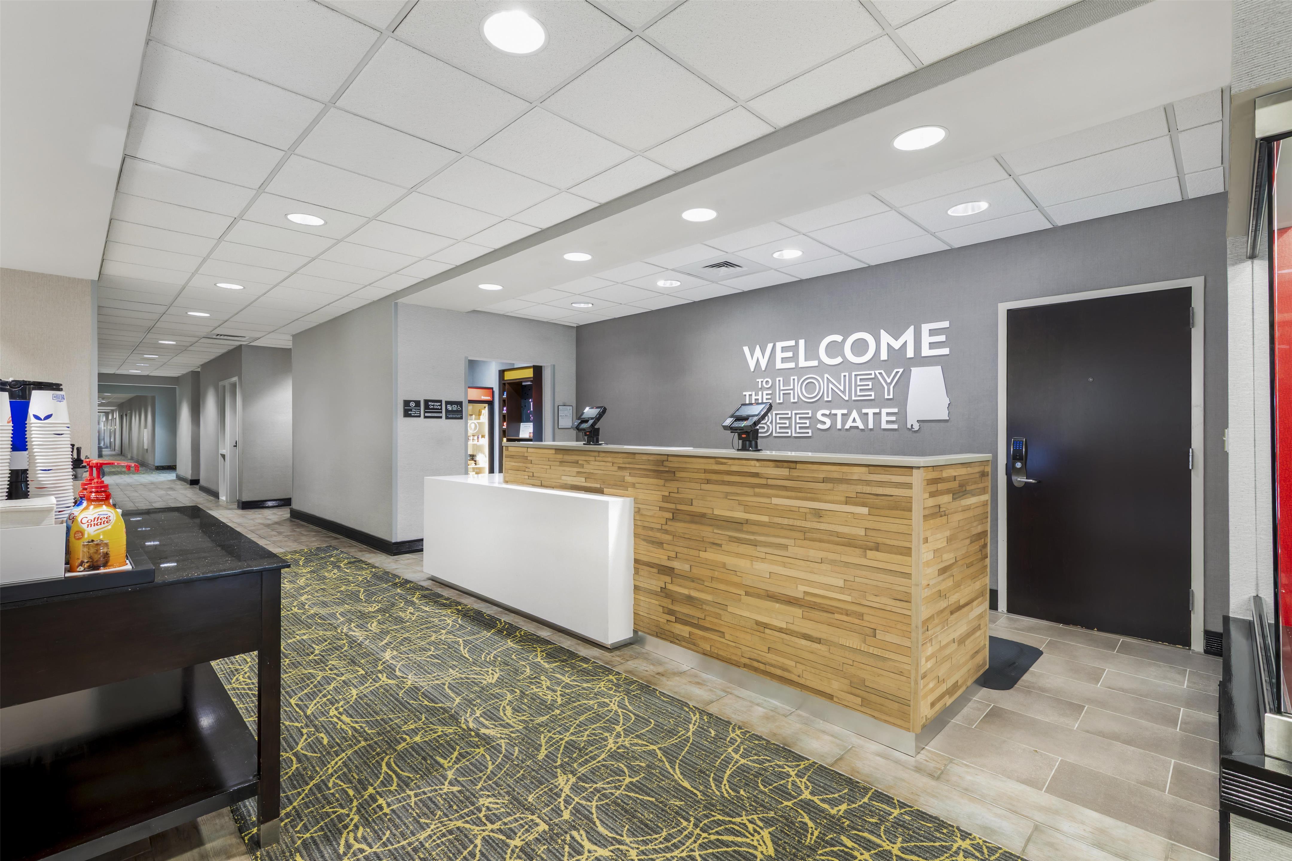 Reception | Hampton Inn Birmingham Leeds