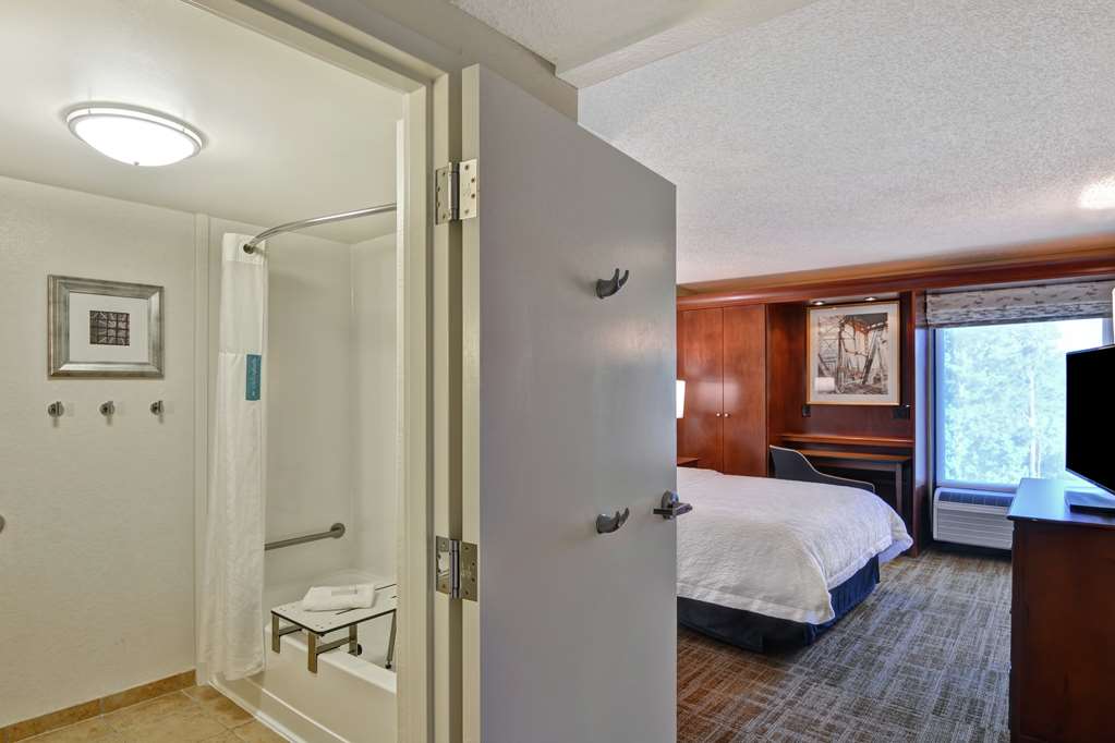 Hampton Inn by Hilton Birmingham/Mountain Brook - Tap to explore photos