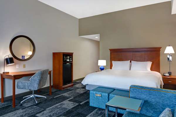  - Hampton Inn & Suites Hoover - I-459, Exits 13 & 13A