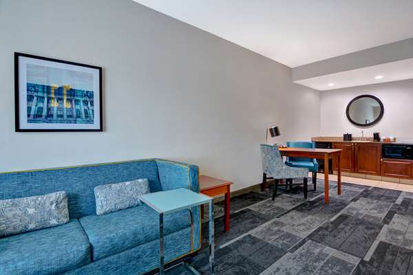  - Hampton Inn & Suites Hoover - I-459, Exits 13 & 13A