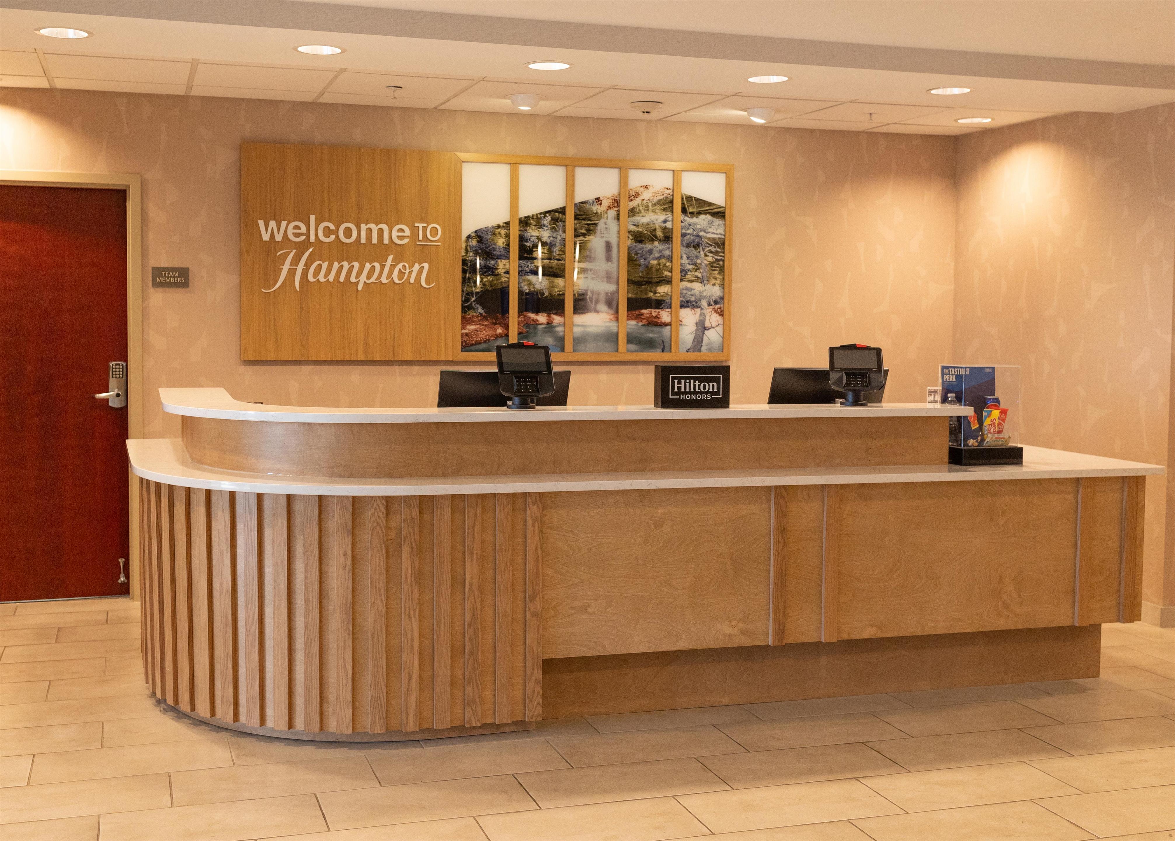 Reception | Hampton Inn Winfield